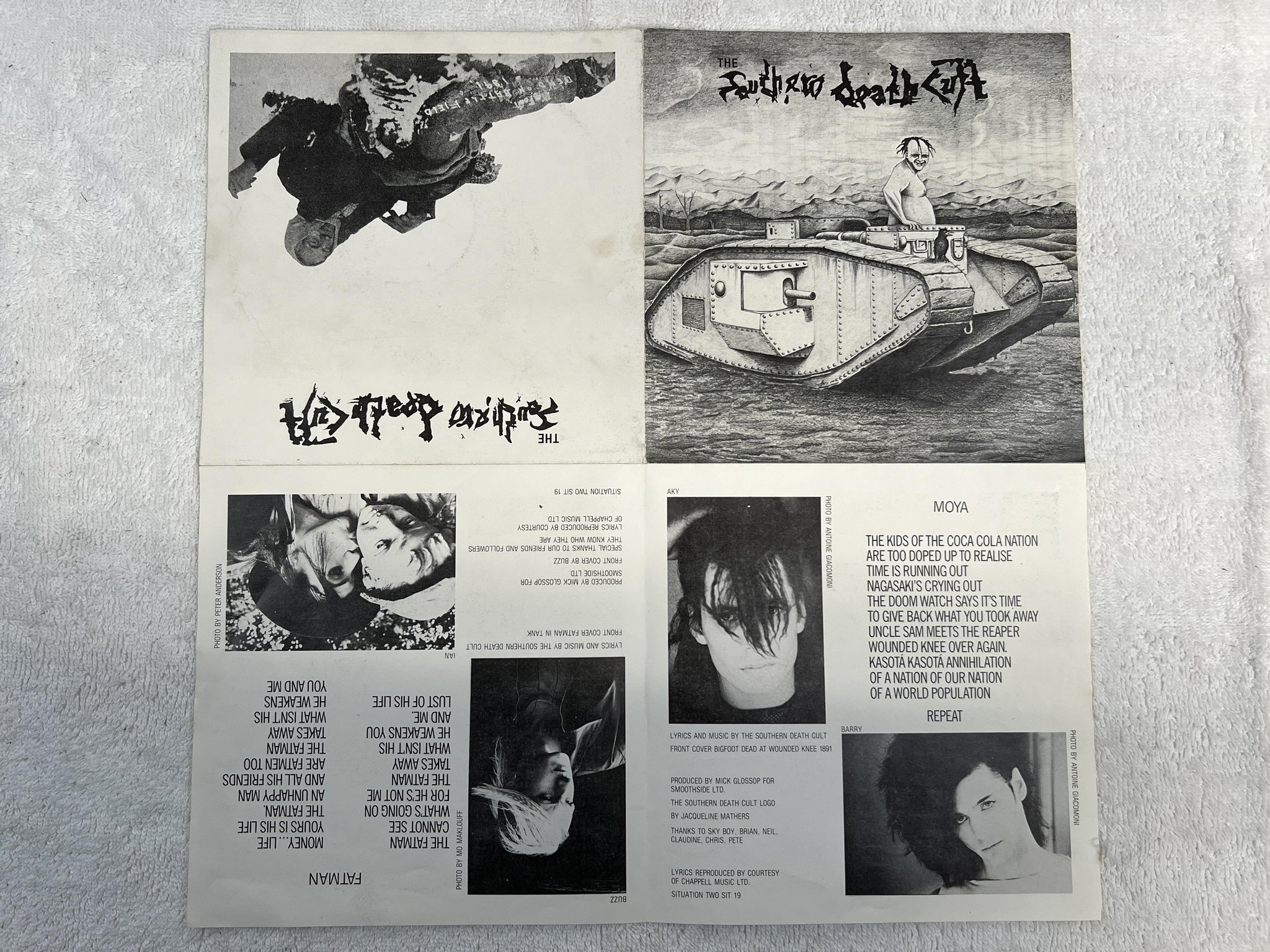 Omslagsbild för skivan THE SOUTHERN DEATH CULT Moya 7" -82 UK SITUATION TWO SIT 19 POSTER SLEEVE