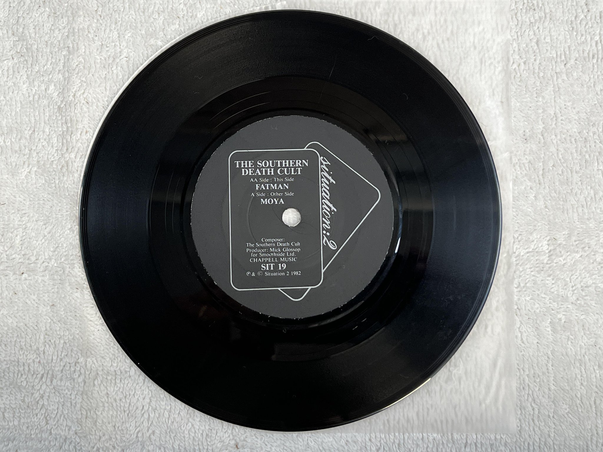 Omslagsbild för skivan THE SOUTHERN DEATH CULT Moya 7" -82 UK SITUATION TWO SIT 19 POSTER SLEEVE