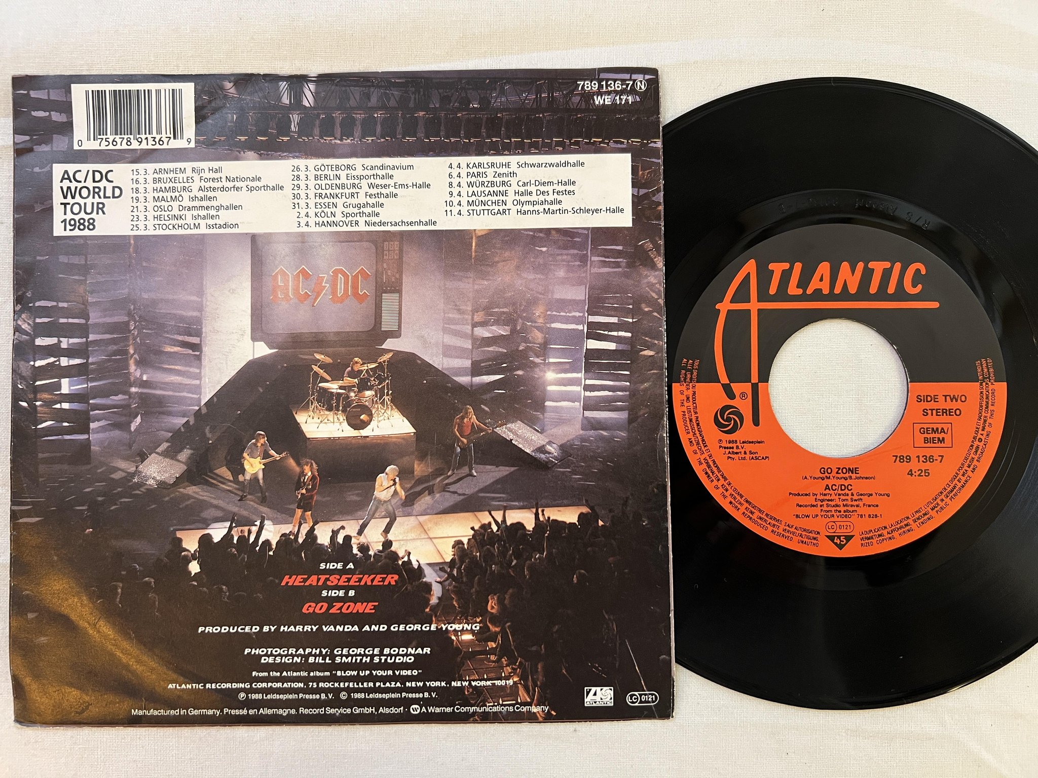 Omslagsbild för skivan AC/DC heatseaker 7" -88 Ger ATLANTIC 789 136-7