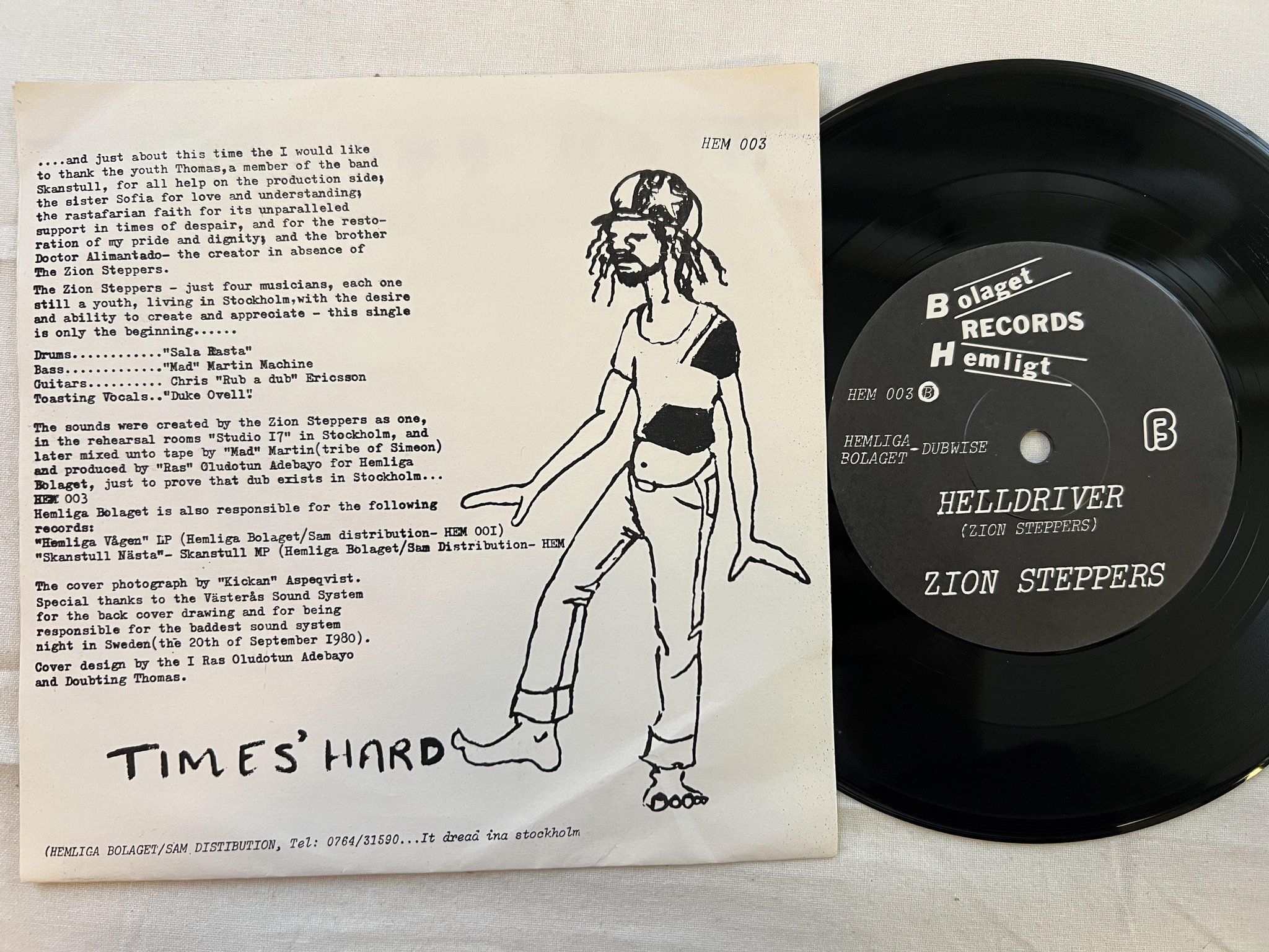 Omslagsbild för skivan ZION STEPPERS dub 7" -80 Swe HEMLIGA BYRÅN HEM 003