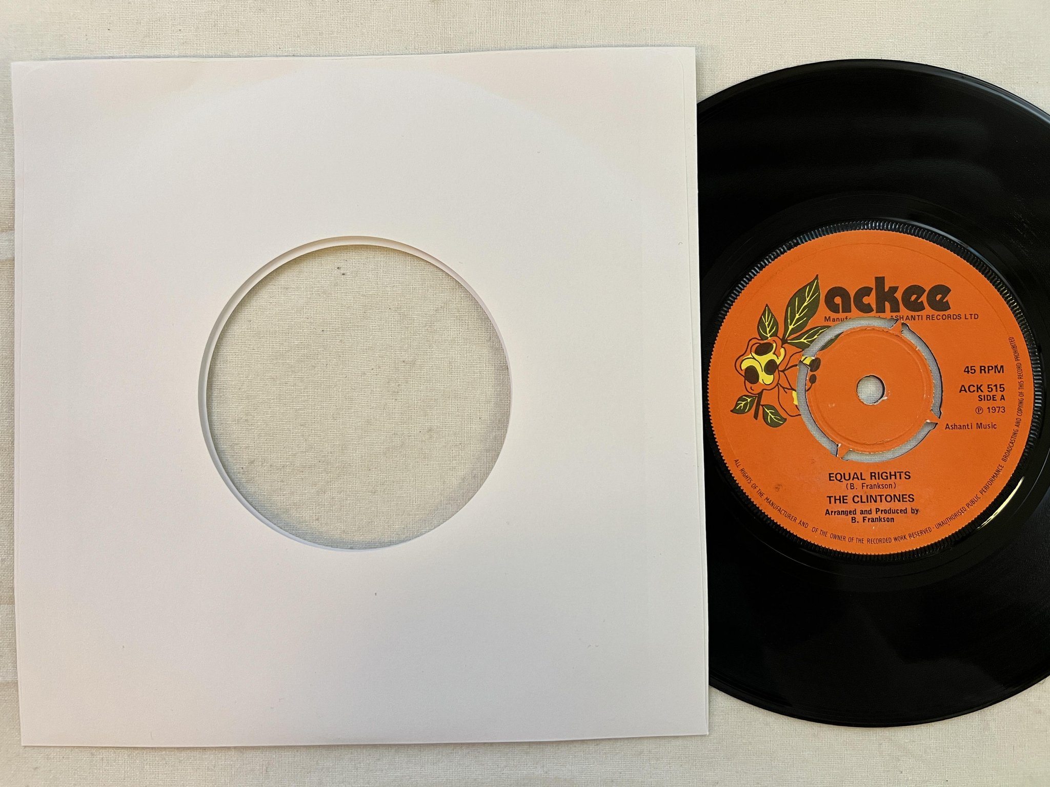 Omslagsbild för skivan THE CLINTONES equal rights 7" -73 UK ACKEE ACK 515