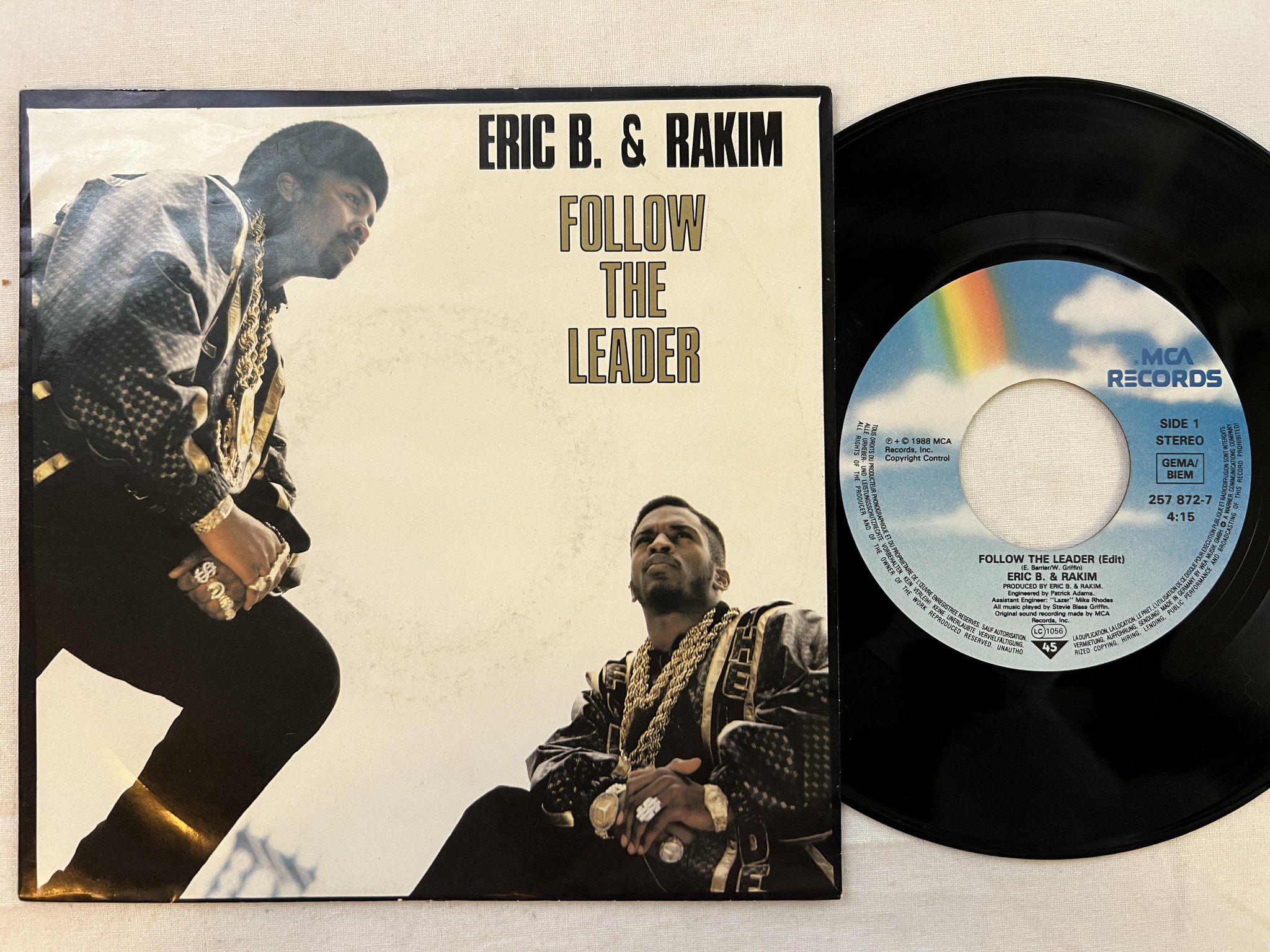 Omslagsbild för skivan ERIC B & RAKIM Follow The Leader 7" -88 Hol MCA 257 872-7