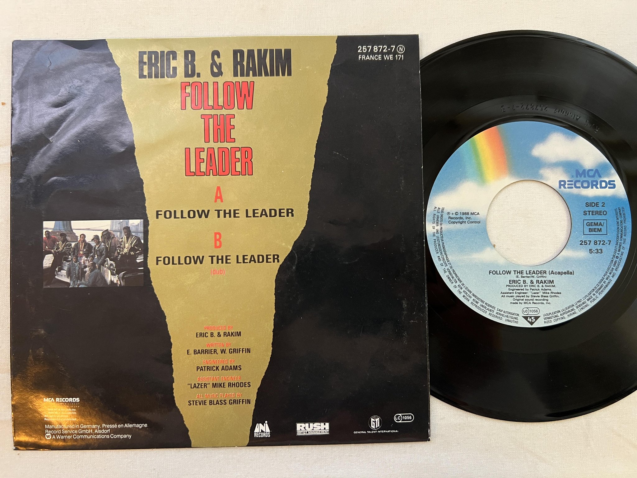 Omslagsbild för skivan ERIC B & RAKIM Follow The Leader 7" -88 Hol MCA 257 872-7