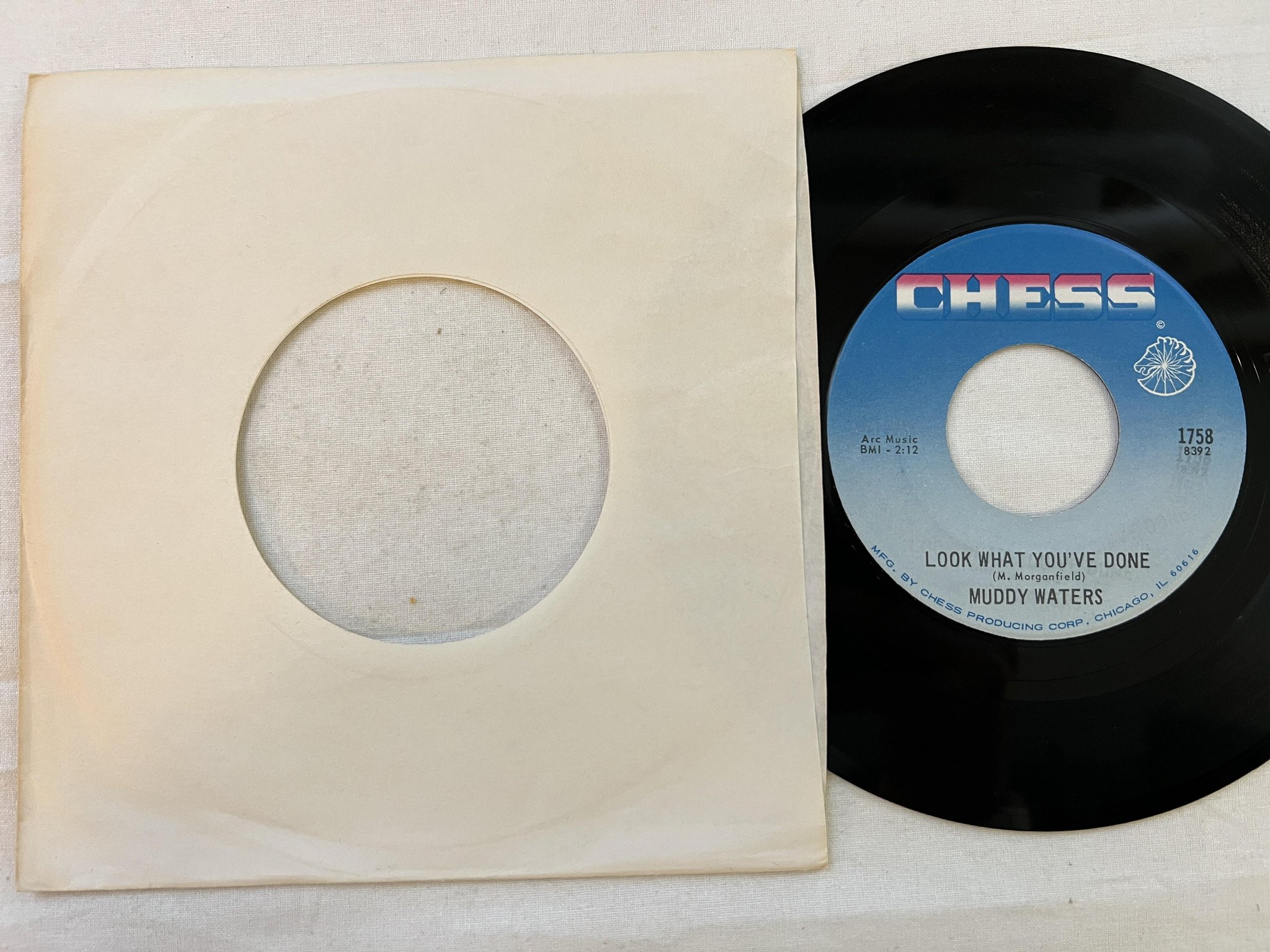 Omslagsbild för skivan MUDDY WATERS Look What You've Done 7" re US CHESS 1758