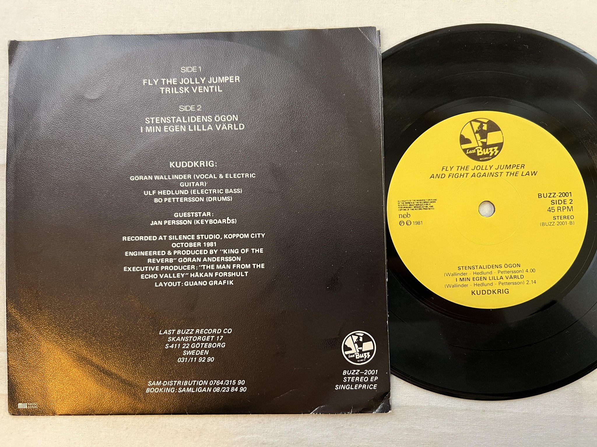 Omslagsbild för skivan KUDDKRIG Fly The Jolly Jumper 7" -82 Swe LAST BUZZ BUZZ-2001 * Power Pop *