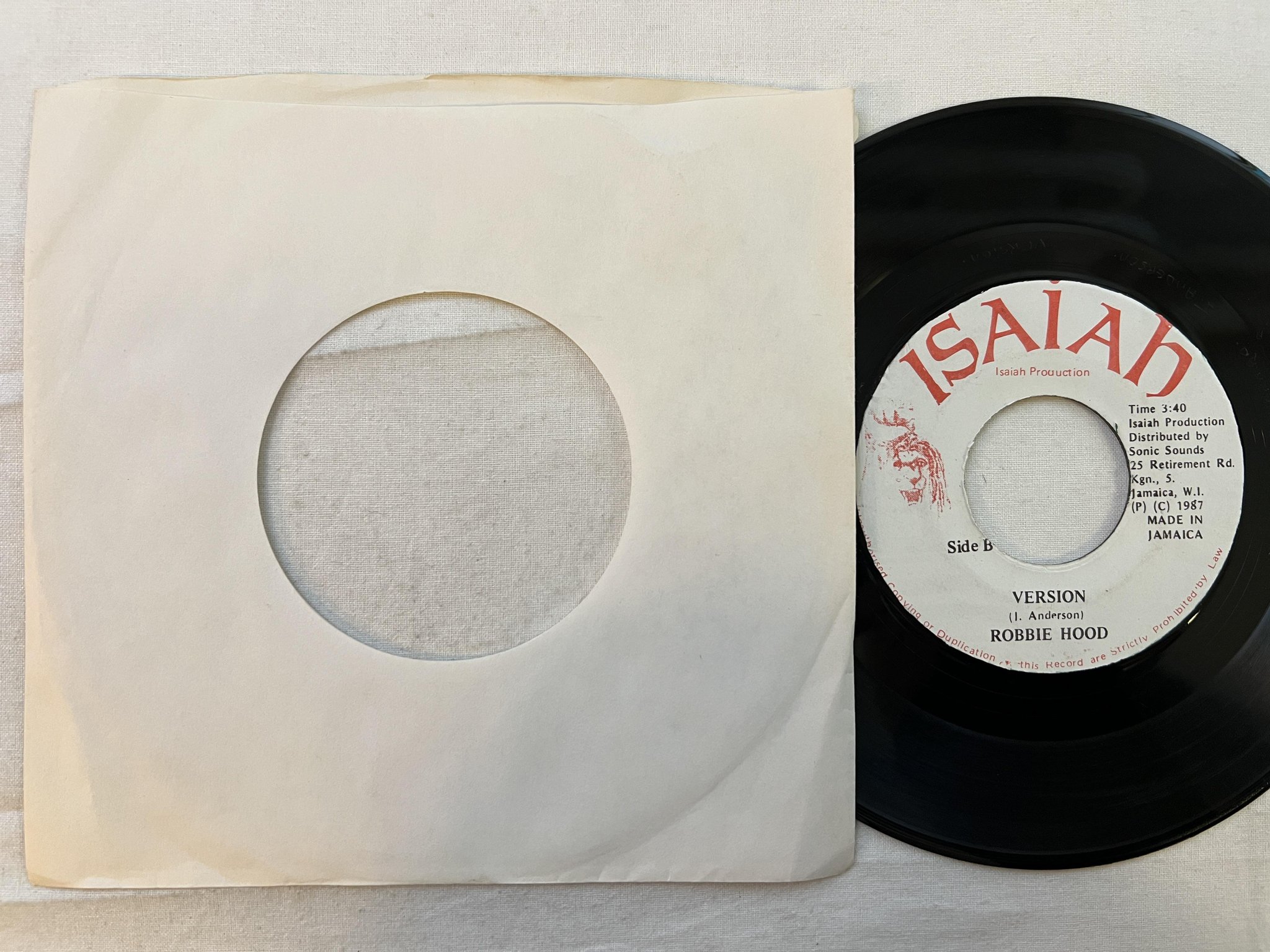 Omslagsbild för skivan ROBBIE HOOD shacklefoot 7" -87 Jamaica ISAIAH