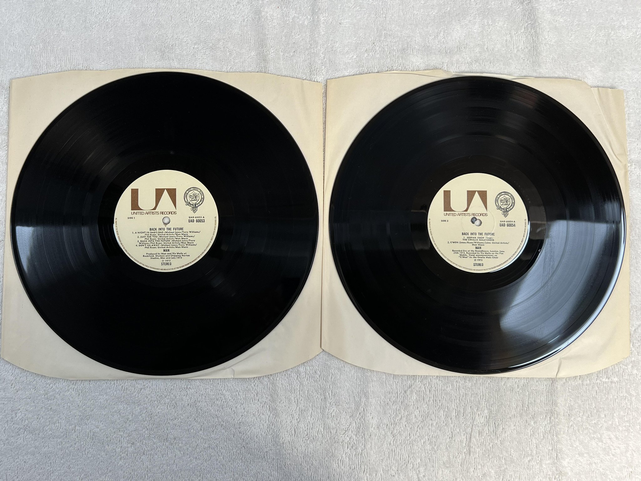 Omslagsbild för skivan MAN Back Into The Future 2xLP -73 UK UNITED ARTISTS UAD 60053/4