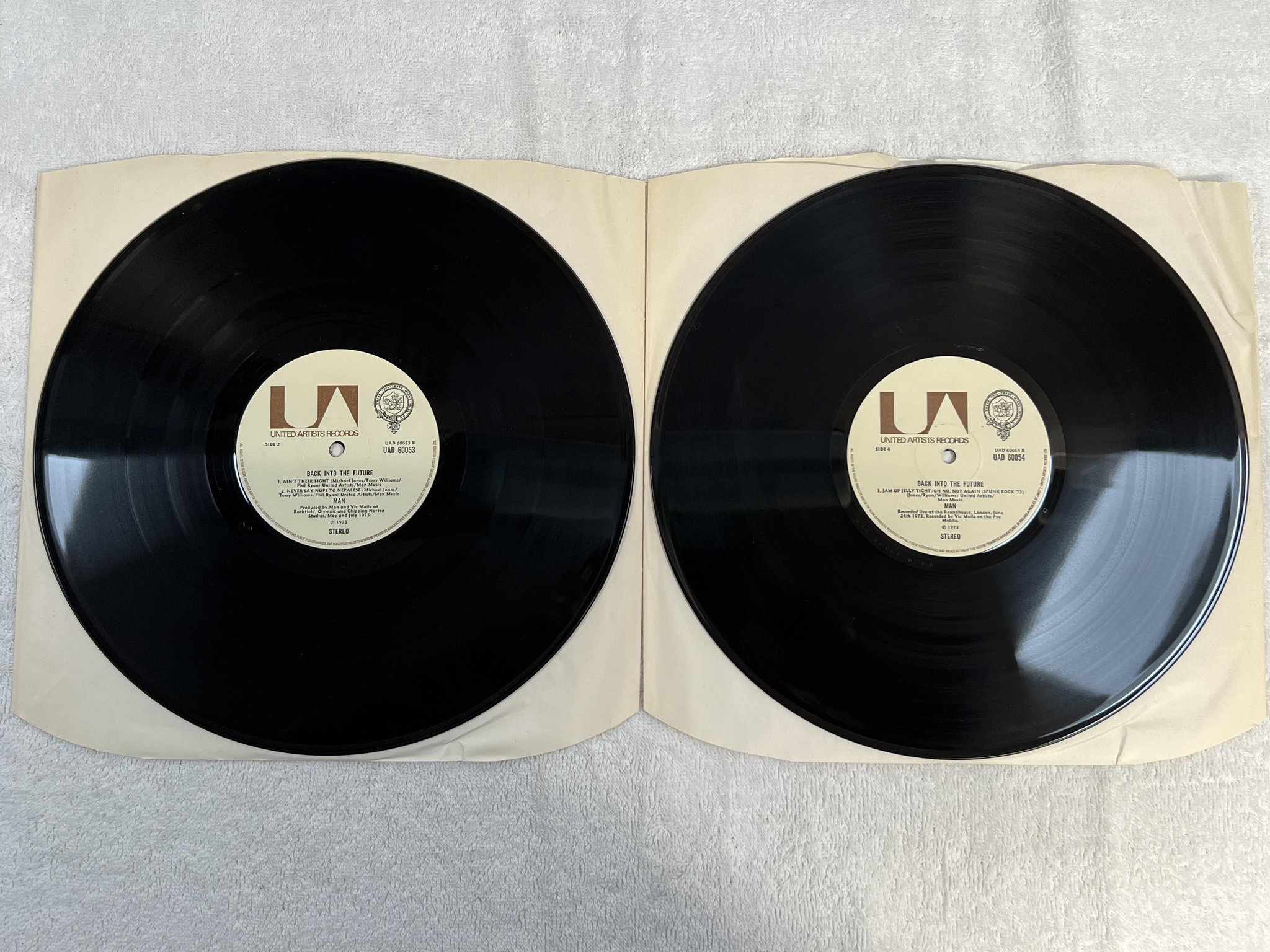 Omslagsbild för skivan MAN Back Into The Future 2xLP -73 UK UNITED ARTISTS UAD 60053/4