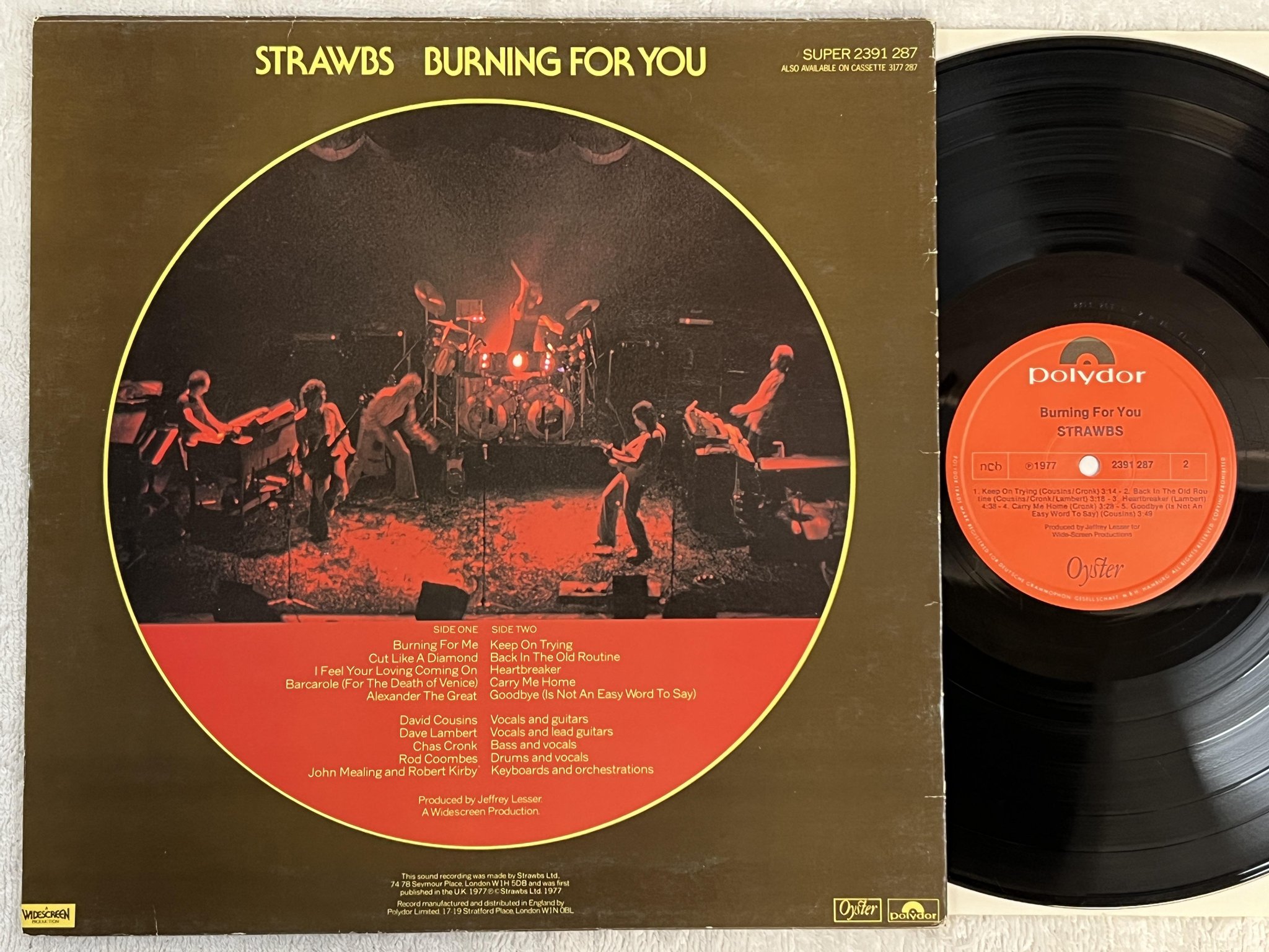 Omslagsbild för skivan STRAWBS burning for you LP -77 ncb POLYDOR 2391 287
