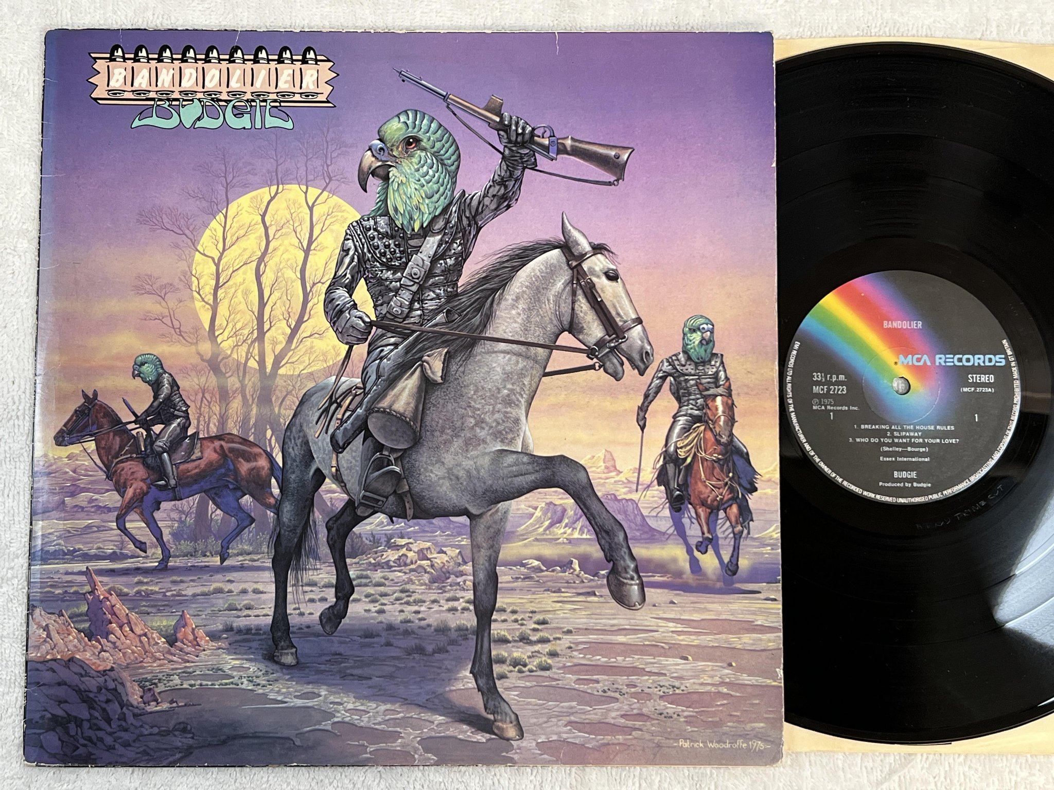 Omslagsbild för skivan BUDGIE bandolier LP -75 UK MCA MCF 2723