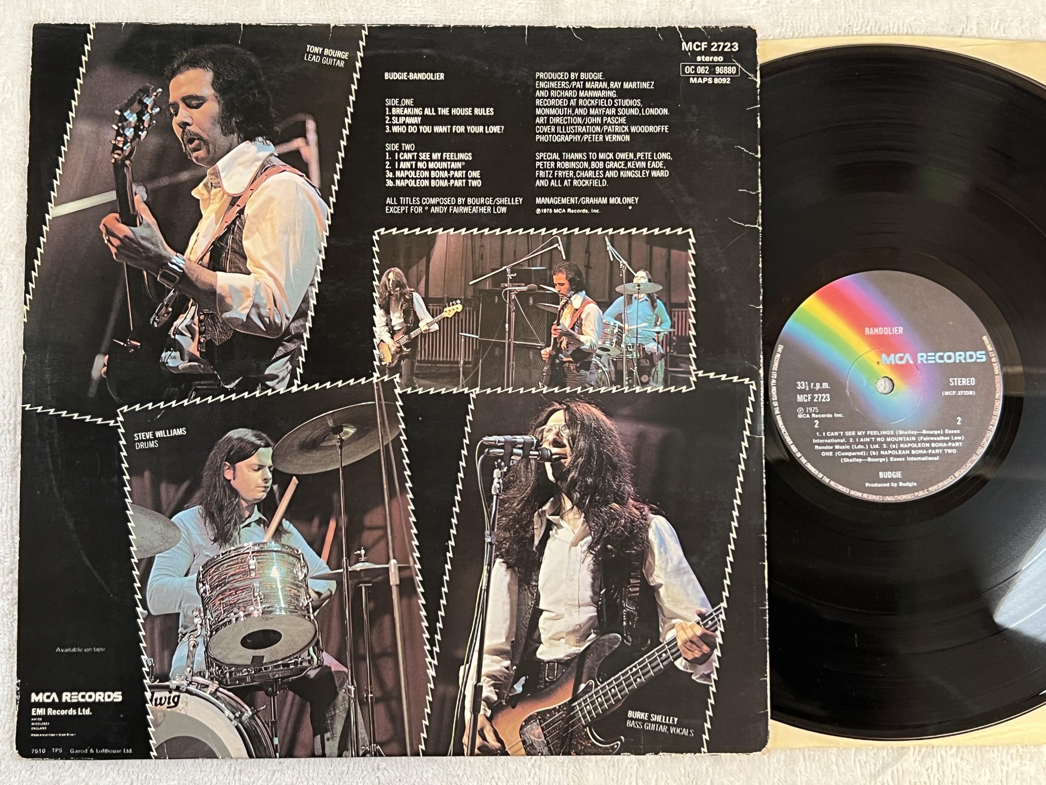 Omslagsbild för skivan BUDGIE bandolier LP -75 UK MCA MCF 2723