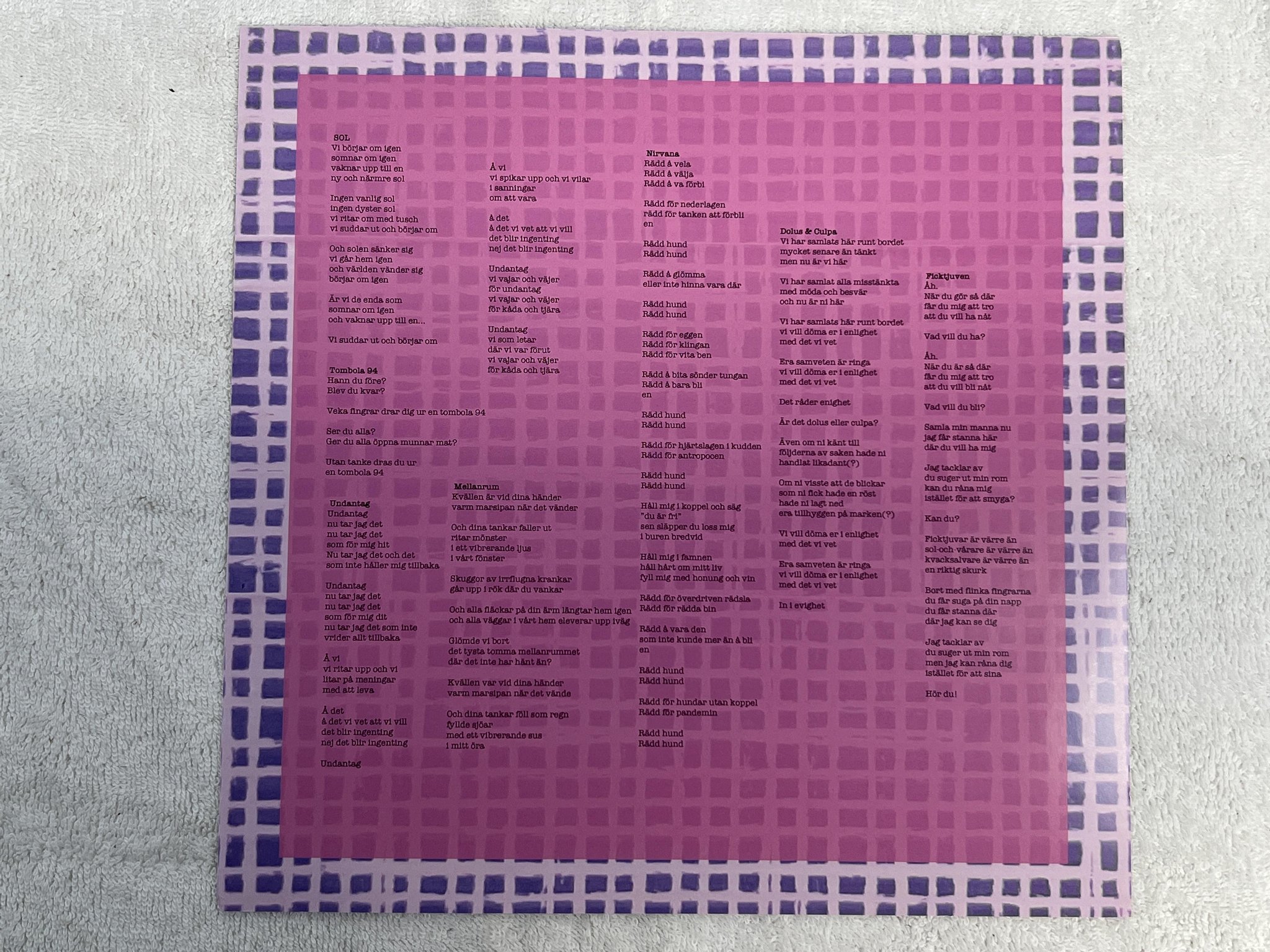 Omslagsbild för skivan DINA ÖGON s/t LP 2021 SING A SONG FIGHTER SASF041 * super rare yellow vinyl *