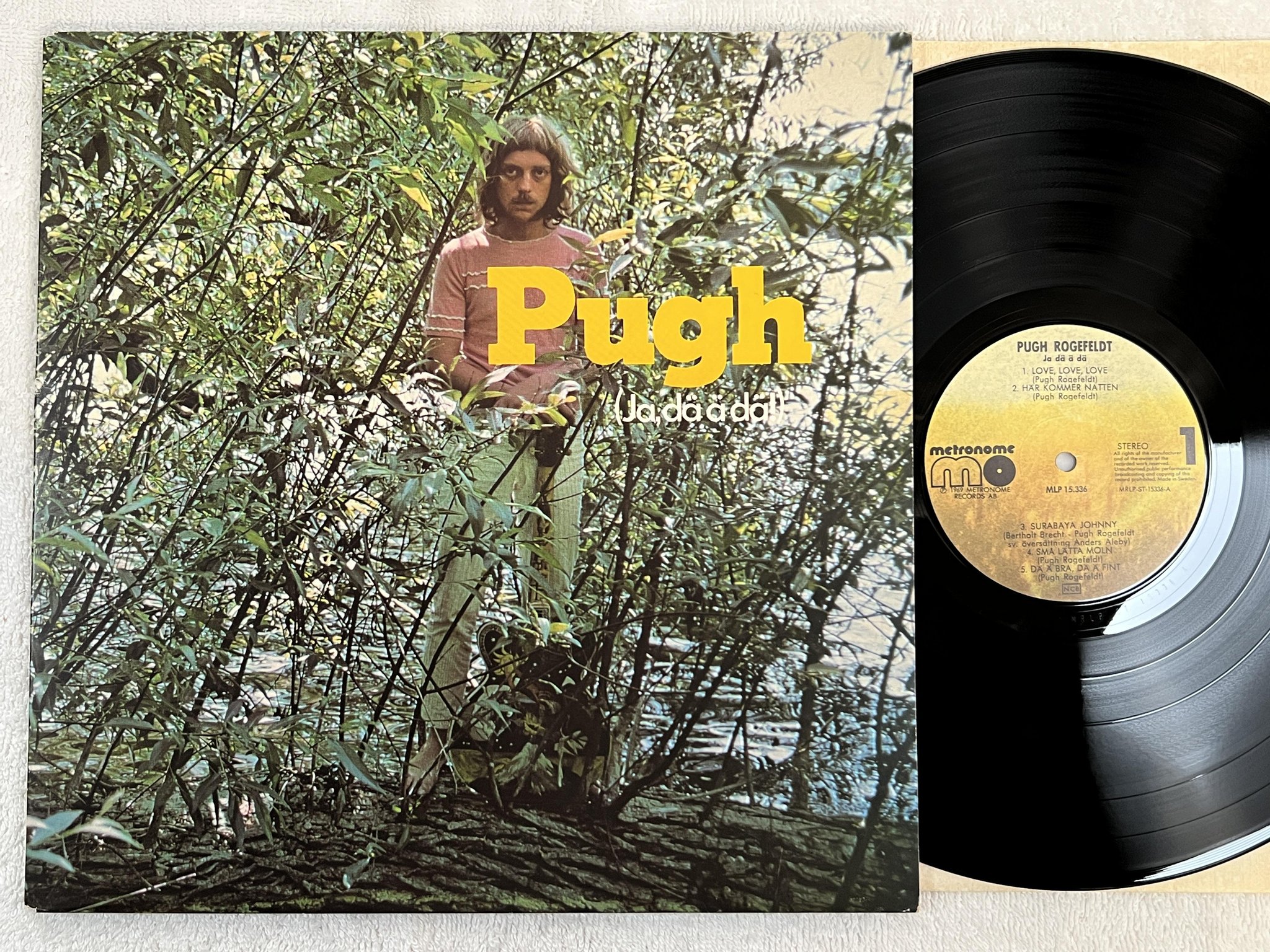 Omslagsbild för skivan PUGH ROGEFELDT ja dä ä dä LP re Swe METRONOME MLP 15336 ** Här kommer natten **