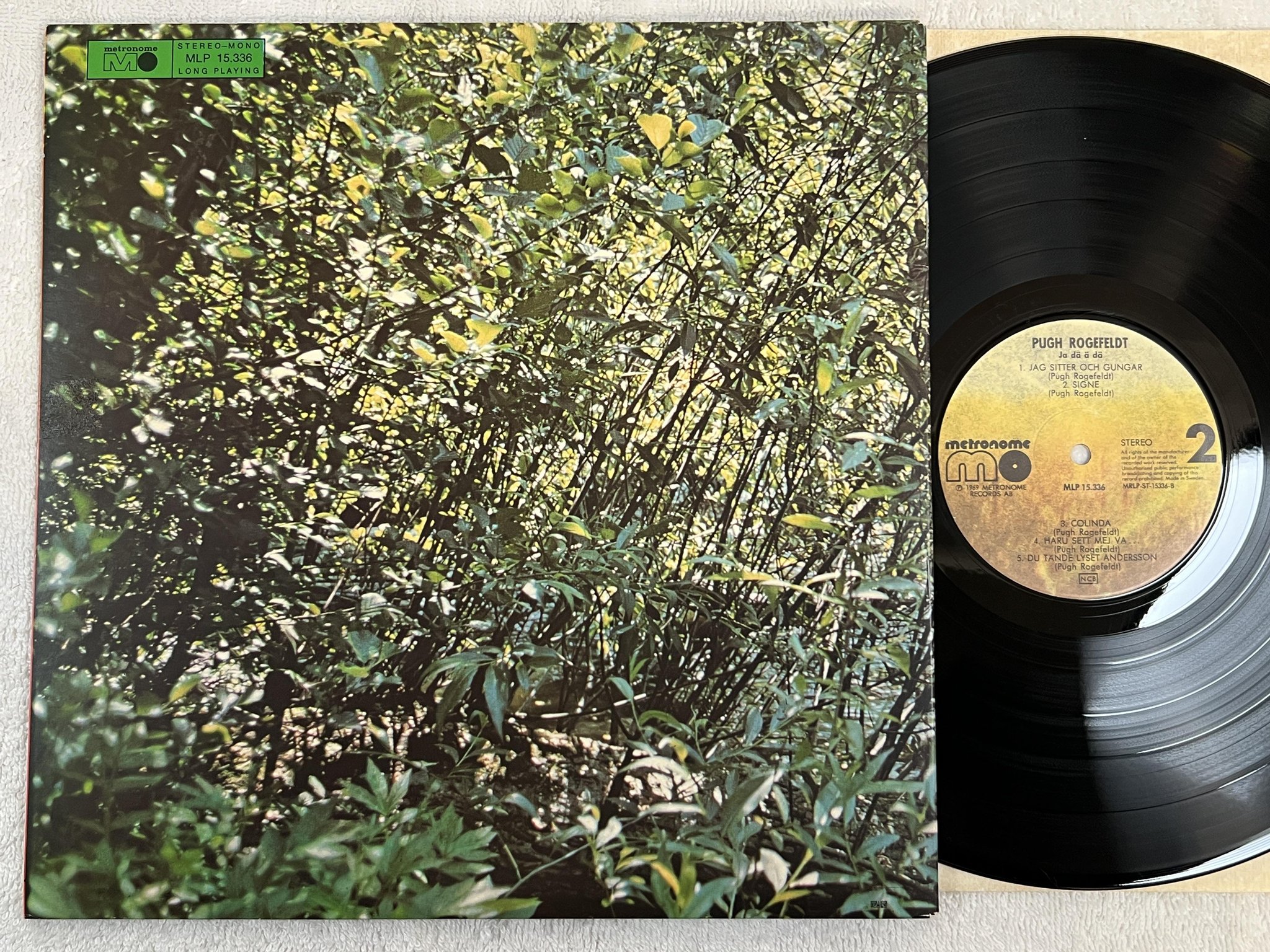 Omslagsbild för skivan PUGH ROGEFELDT ja dä ä dä LP re Swe METRONOME MLP 15336 ** Här kommer natten **