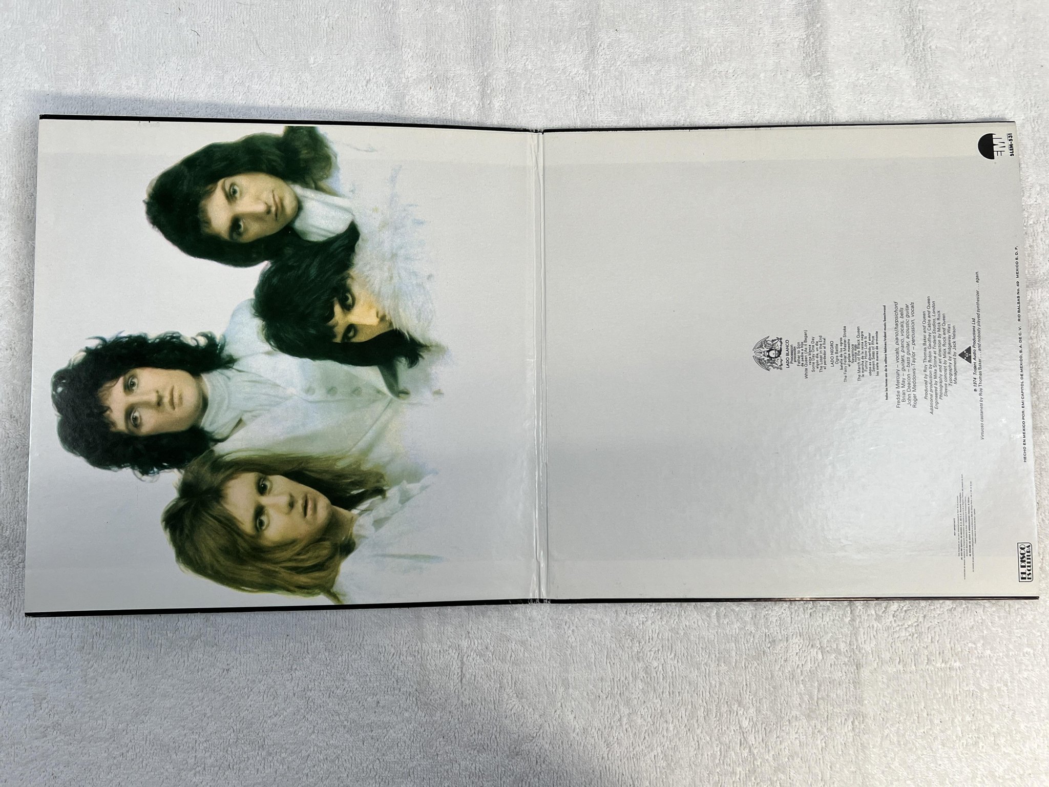 Omslagsbild för skivan QUEEN II LP -74 Mexico EMI SLEM-531