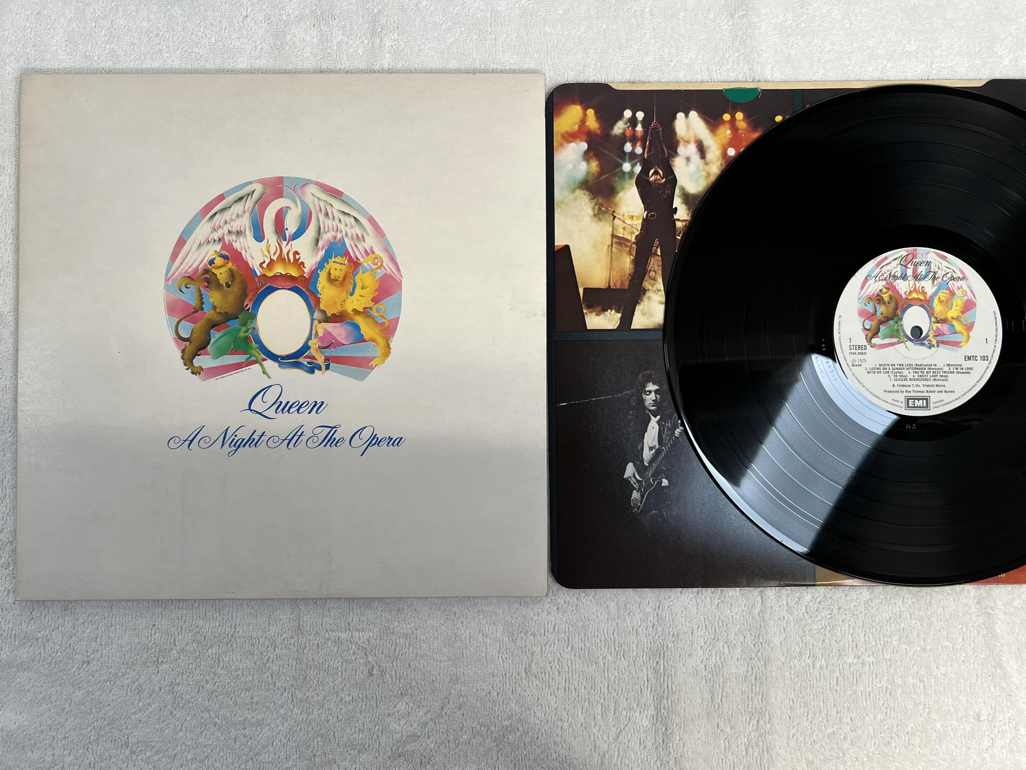 Omslagsbild för skivan QUEEN a night at the opera LP -75 UK EMI EMTC 103 ***** CLASSIC *****