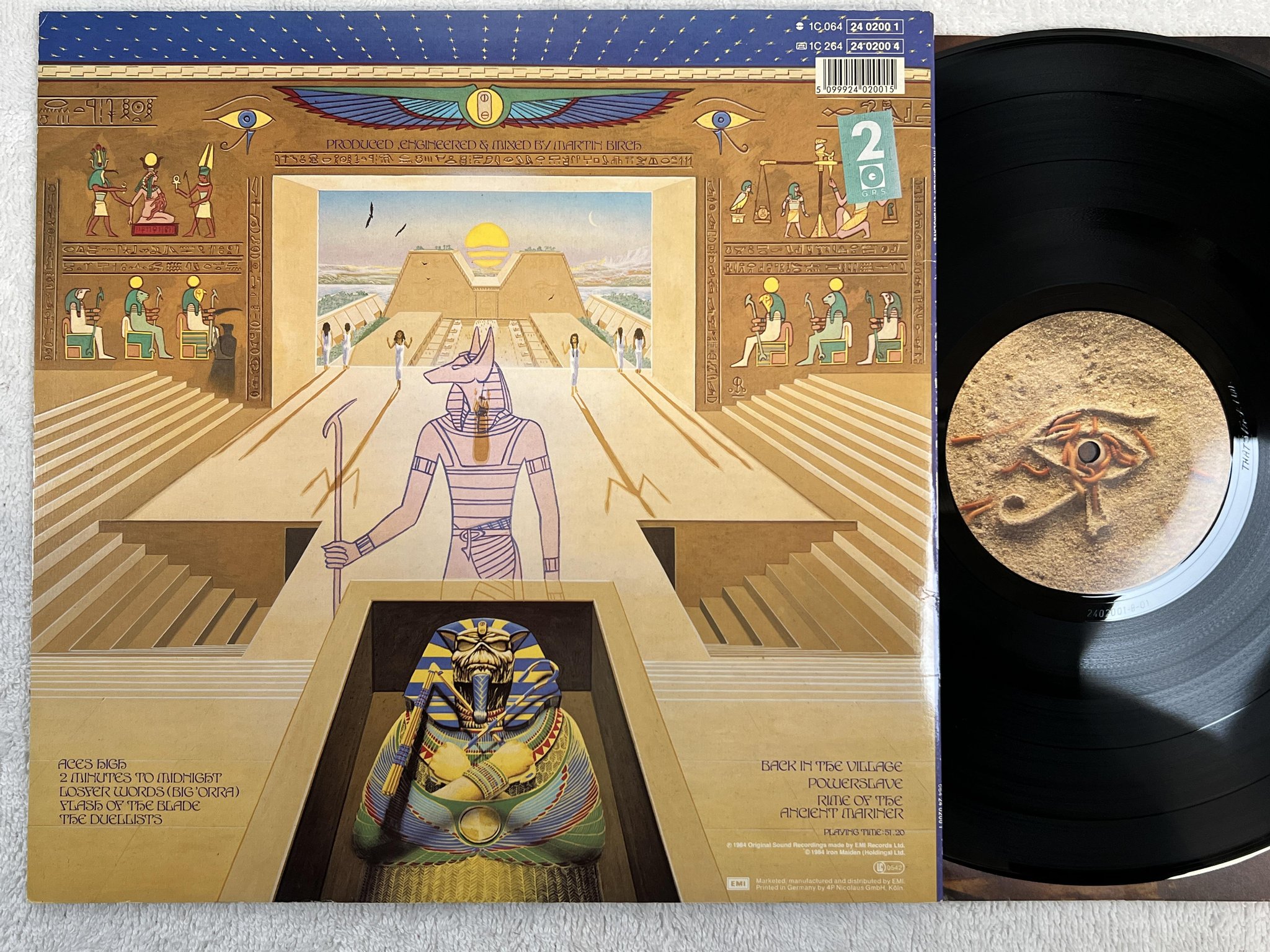 Omslagsbild för skivan IRON MAIDEN powerslave LP -84 Hol EMI 1C 064 24 0200 1