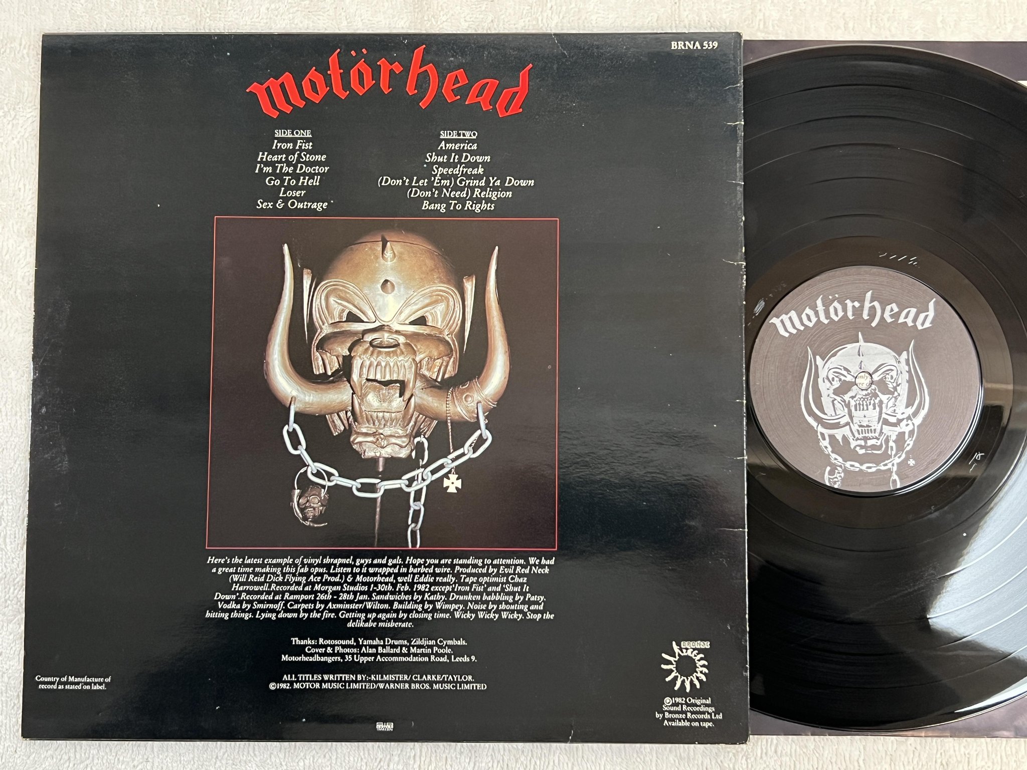 Omslagsbild för skivan MOTORHEAD iron fist LP -82 ncb BRONZE BRNA 539