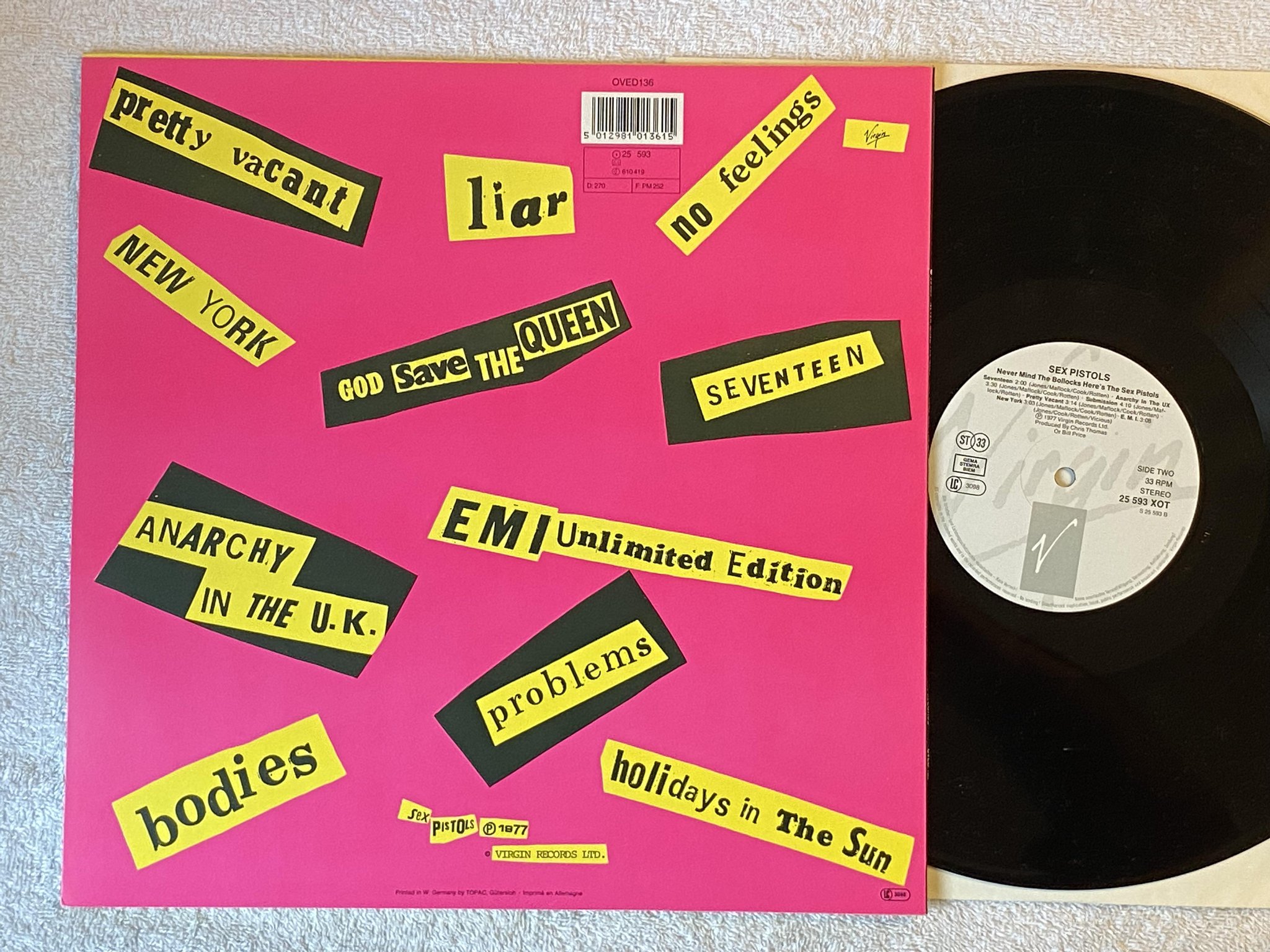 Omslagsbild för skivan SEX PISTOLS Never Mind The Bollocks LP -87 VIRGIN 25 593 XOT