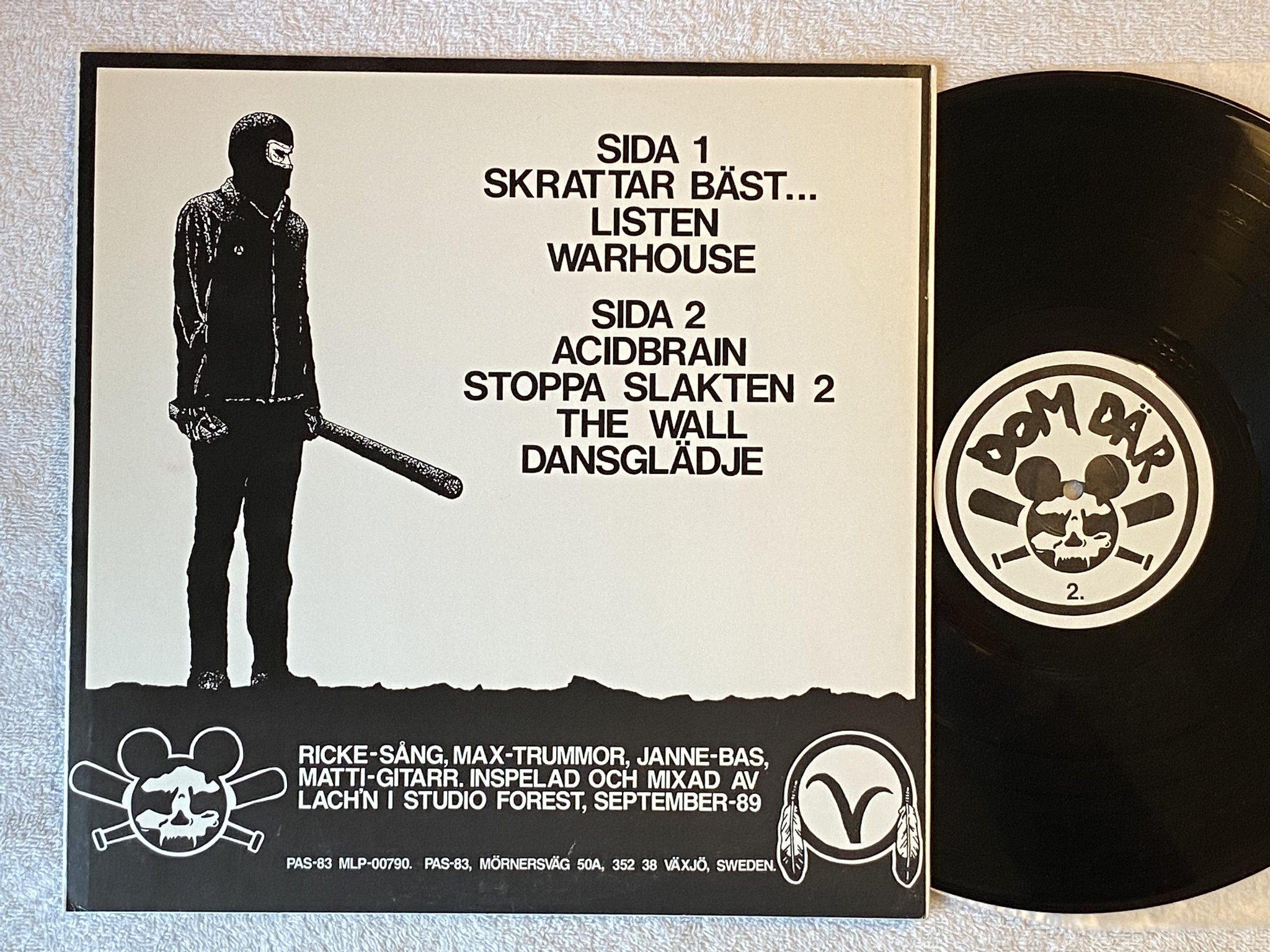 Omslagsbild för skivan DOM DÄR skrattar bäst som... MINI-ALBUM Swe -90 pas 83 MLP-00790