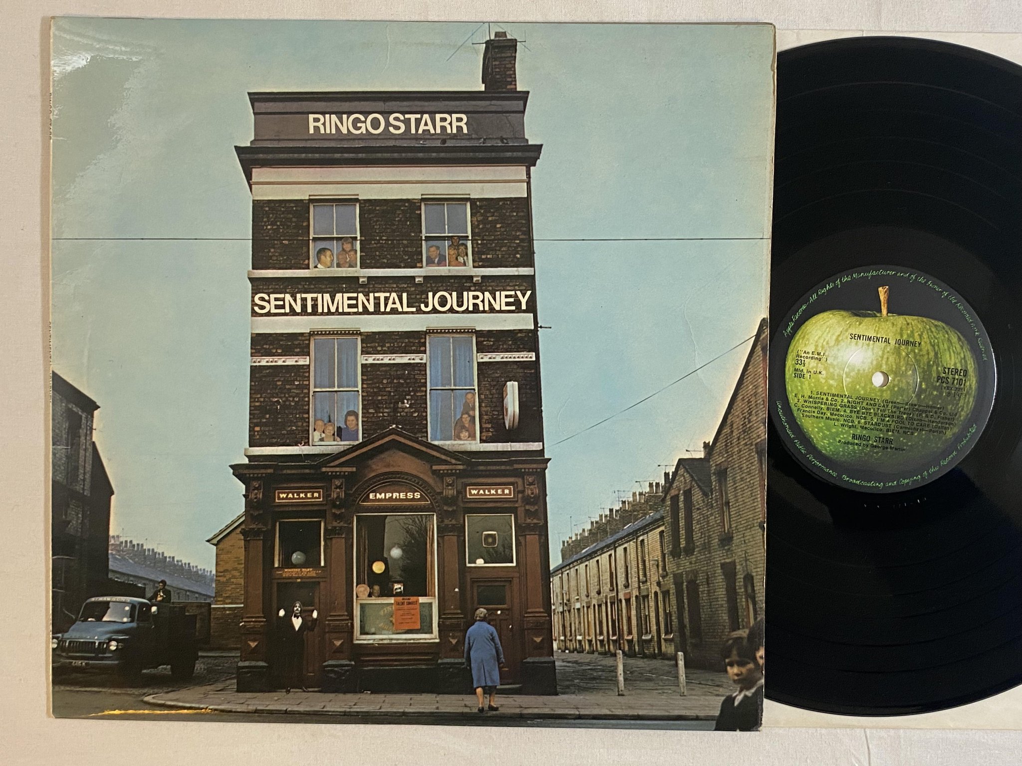 Omslagsbild för skivan RINGO STARR sentimental journey LP -70 UK APPLE PCS 7101