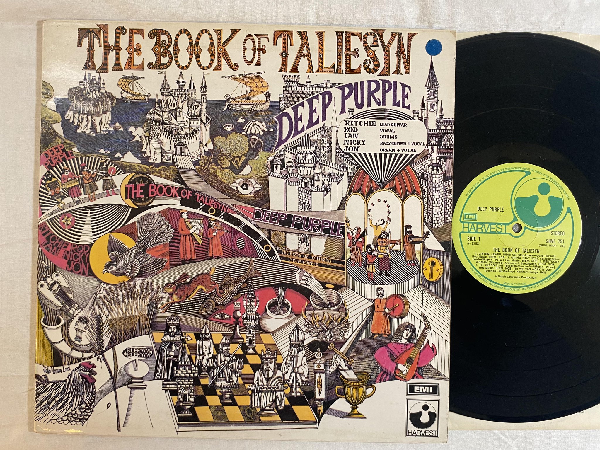 Omslagsbild för skivan DEEP PURPLE the book of taliesyn LP UK HARVEST SHVL 751