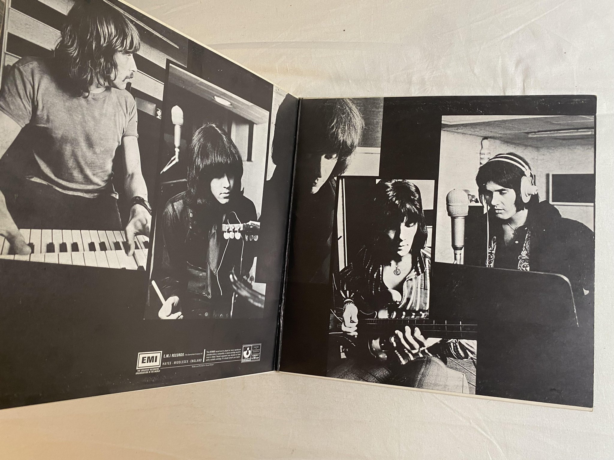 Omslagsbild för skivan DEEP PURPLE the book of taliesyn LP UK HARVEST SHVL 751