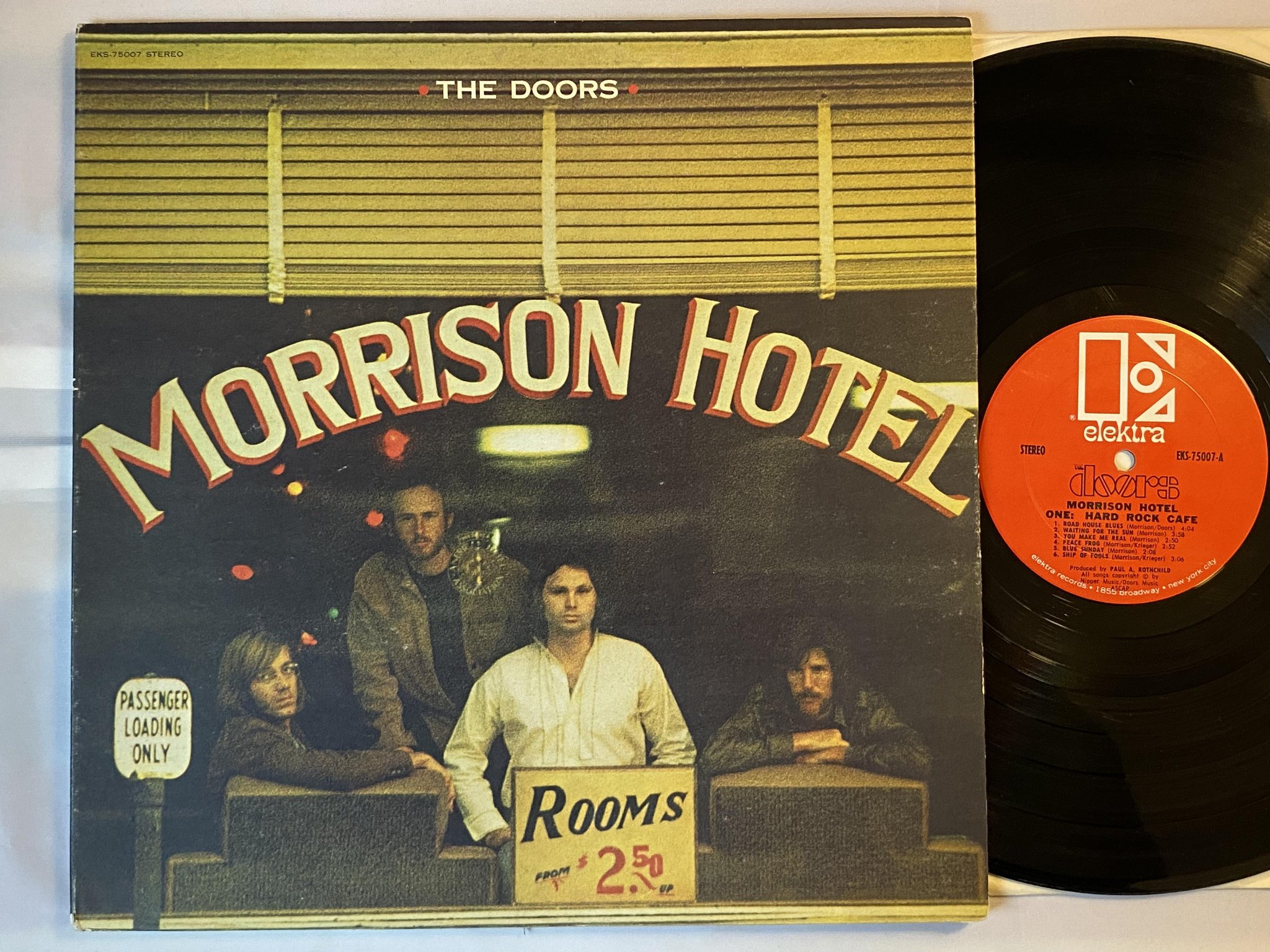 Omslagsbild för skivan THE DOORS Morrison Hotel LP US ELEKTRA EKS 75007