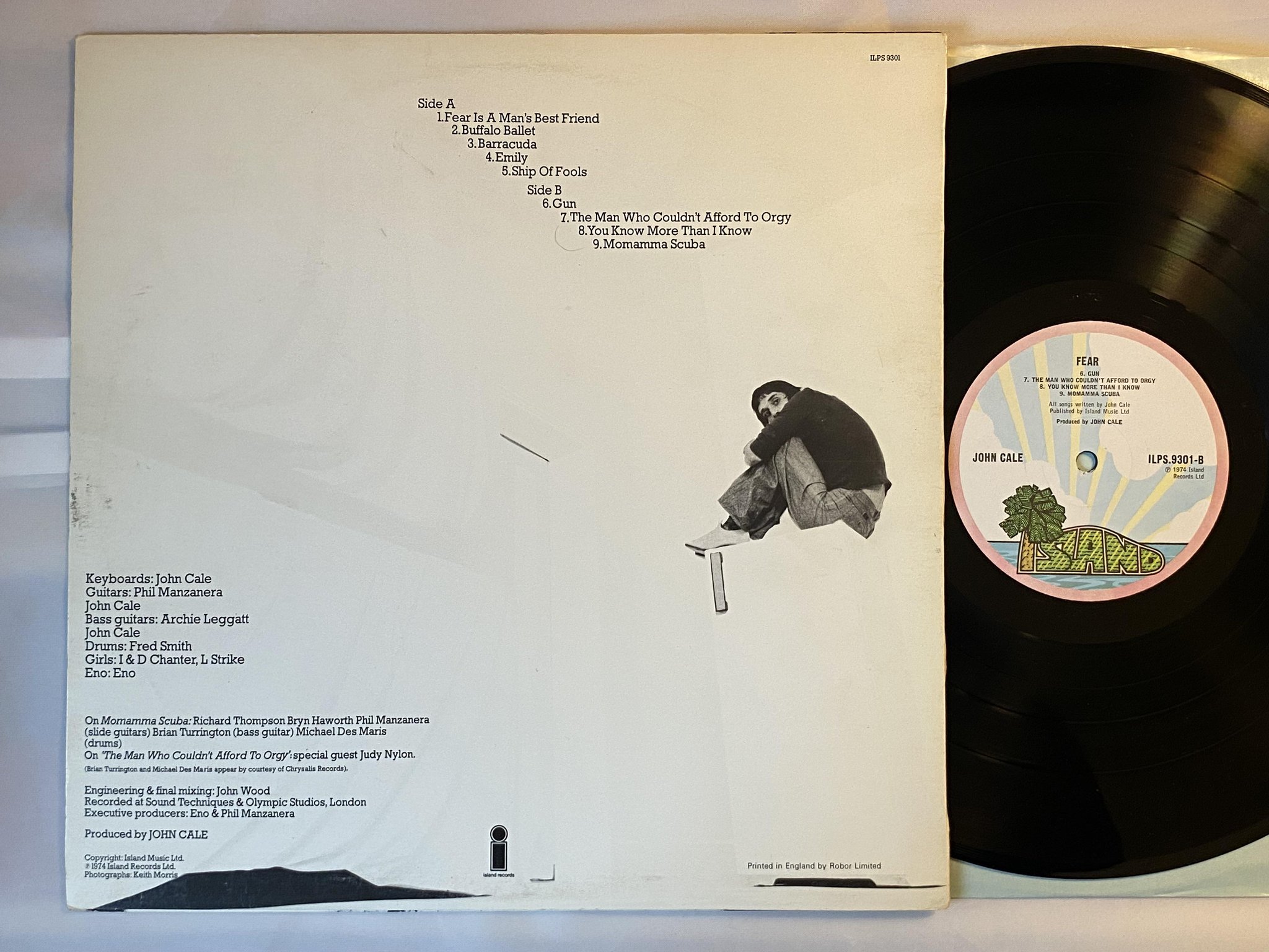 Omslagsbild för skivan JOHN CALE fear LP -74 UK ISLAND pink rim ILPS 9301