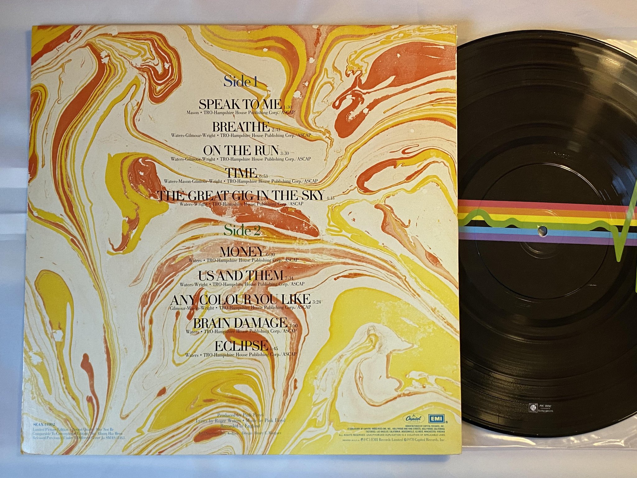 Omslagsbild för skivan PINK FLOYD The Dark Side Of The Moon LP Picture Disc -78 US CAPITOL SEAX-11902