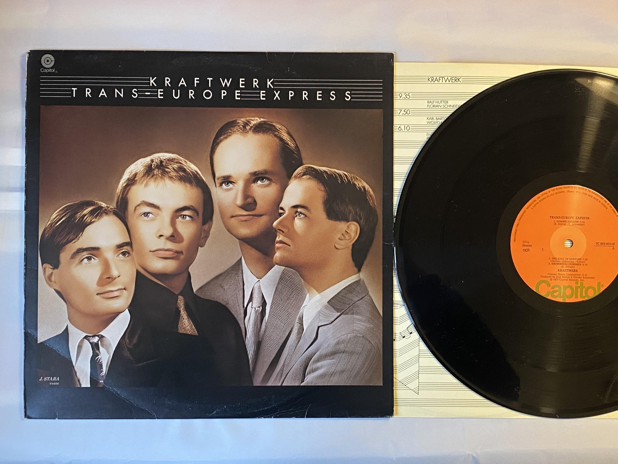 Omslagsbild för skivan KRAFTWERK trans-europe express LP -77 ncb CAPITOL 7C 062-65110
