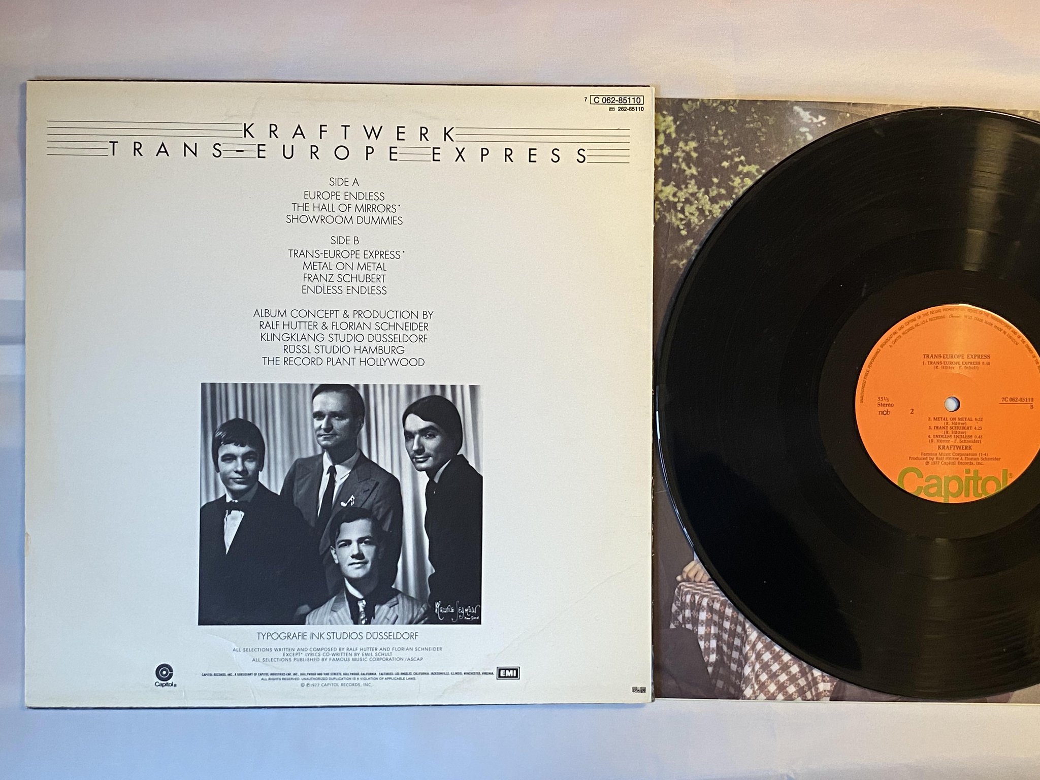 Omslagsbild för skivan KRAFTWERK trans-europe express LP -77 ncb CAPITOL 7C 062-65110
