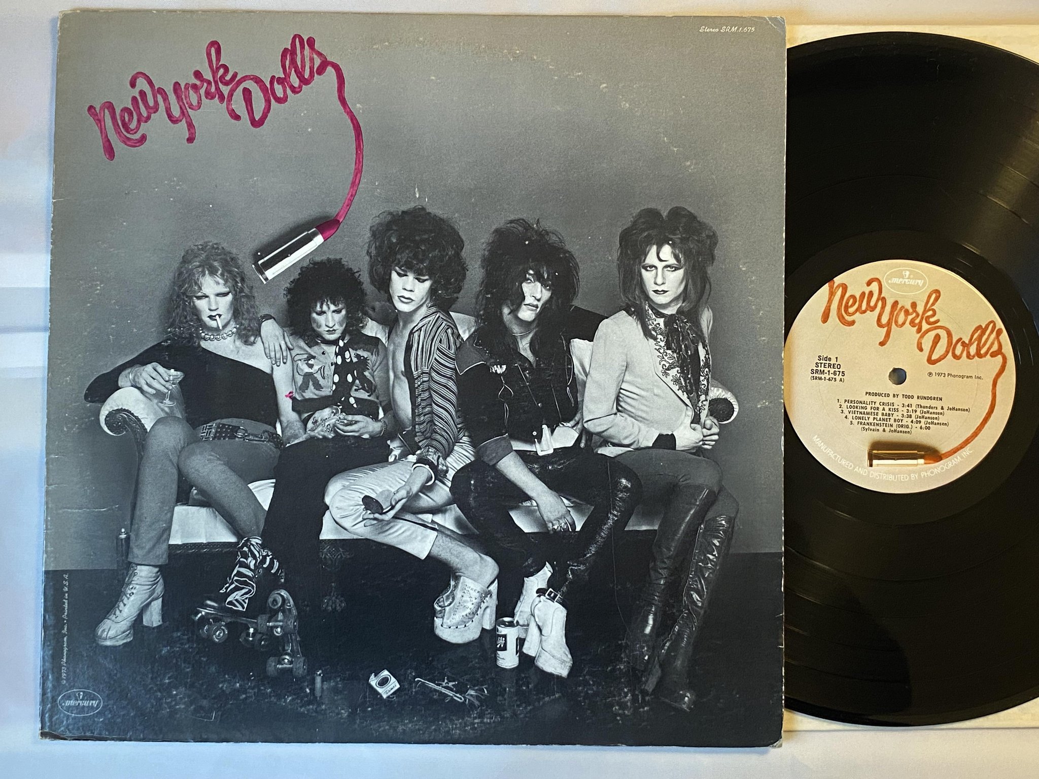 Omslagsbild för skivan NEW YORK DOLLS s/t LP -73 US MERCURY SRM 1 675