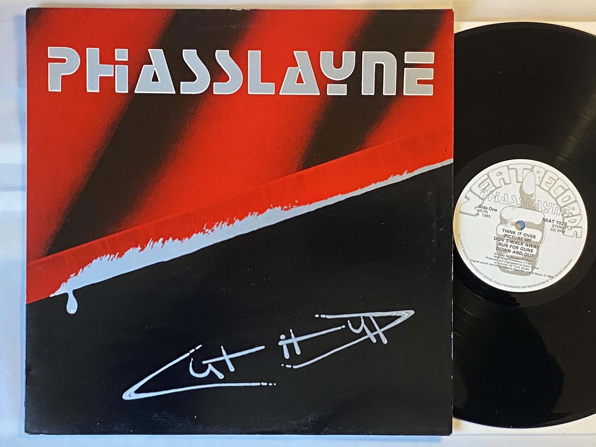 Omslagsbild för skivan PHASSLAYNE Cut It Up LP -85 UK NEAT RECORDS NEAT 1022 Heavy metal