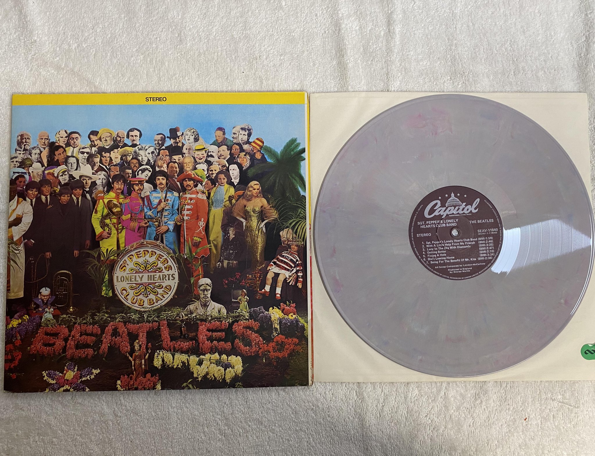Omslagsbild för skivan THE BEATLES Sgt Pepper's LP Can CAPITOL SEAV 11840 *** COLOURED VINLYL ***