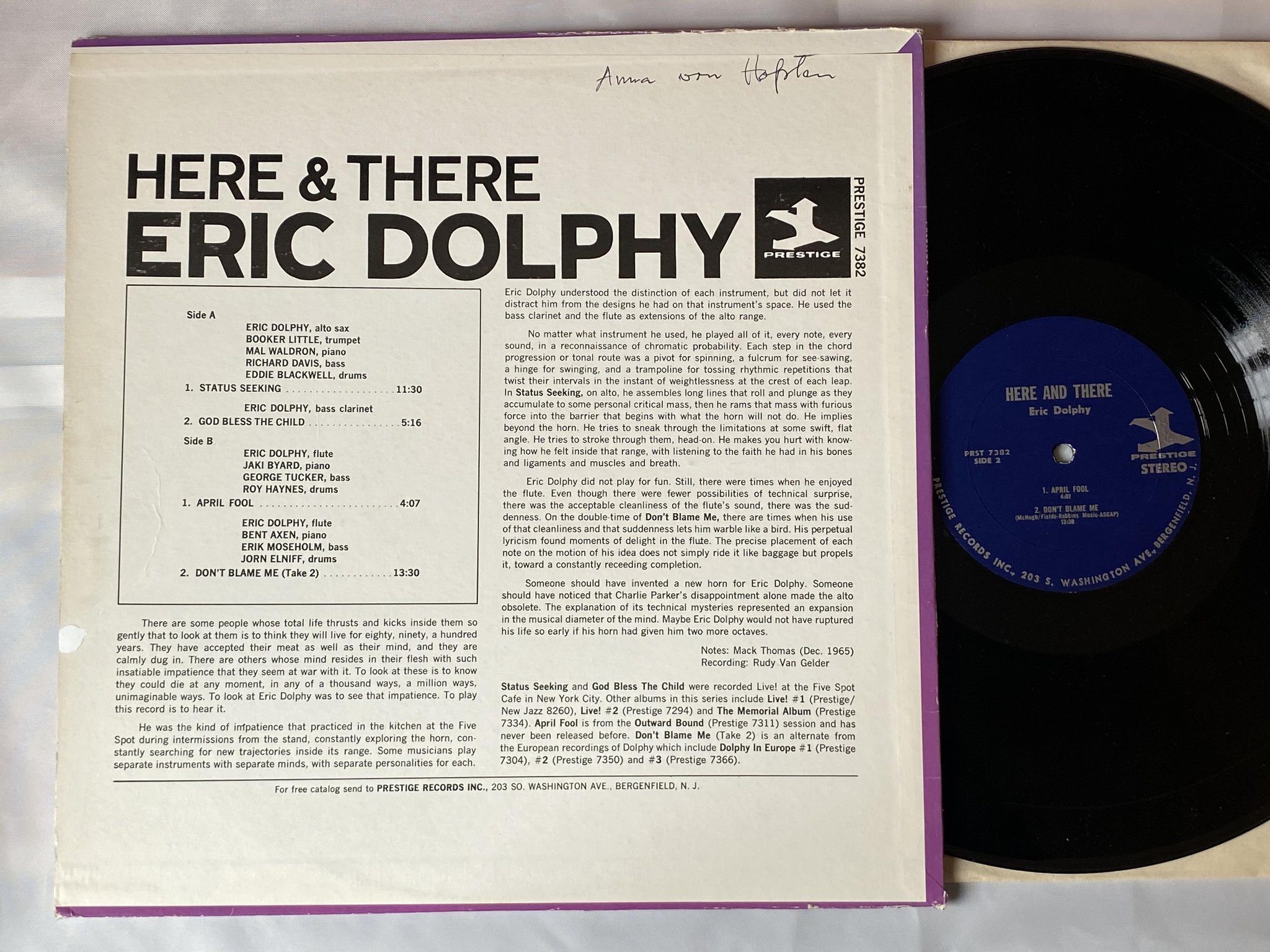 Omslagsbild för skivan ERIC DOLPHY here and there LP -66 US PRESTIGE PRST 7382