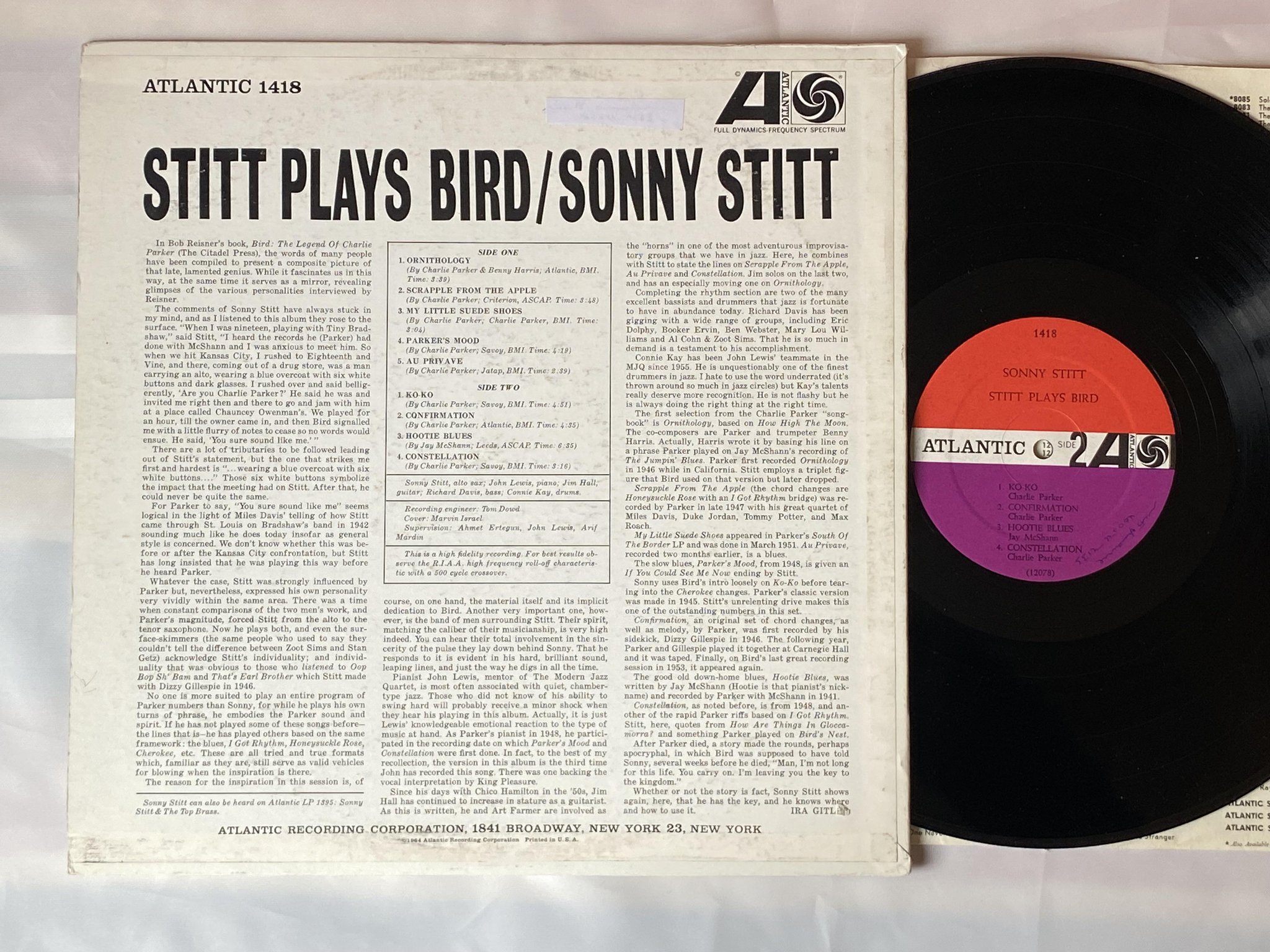 Omslagsbild för skivan SONNY STITT Stitt plays Bird LP -64 US ATLANTIC 1418
