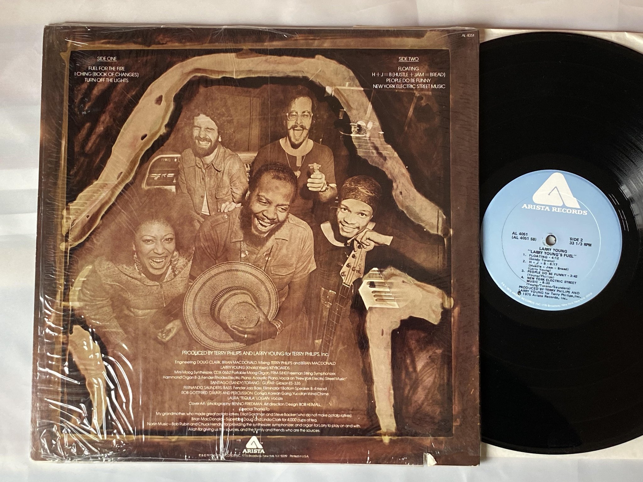 Omslagsbild för skivan LARRY YOUNG fuel LP -75 US ARISTA AL 4061