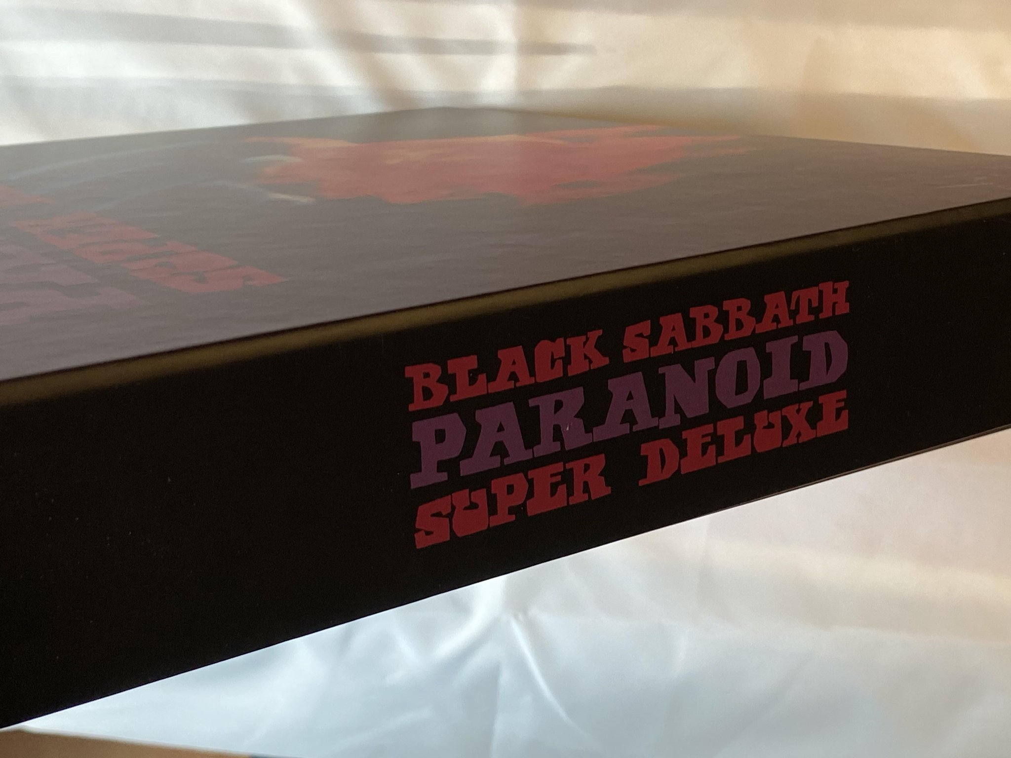 Omslagsbild för skivan BLACK SABBATH PARANOID SUPER DELUXE BOX 3xLP 2020 BMG BMGCAT401BOX