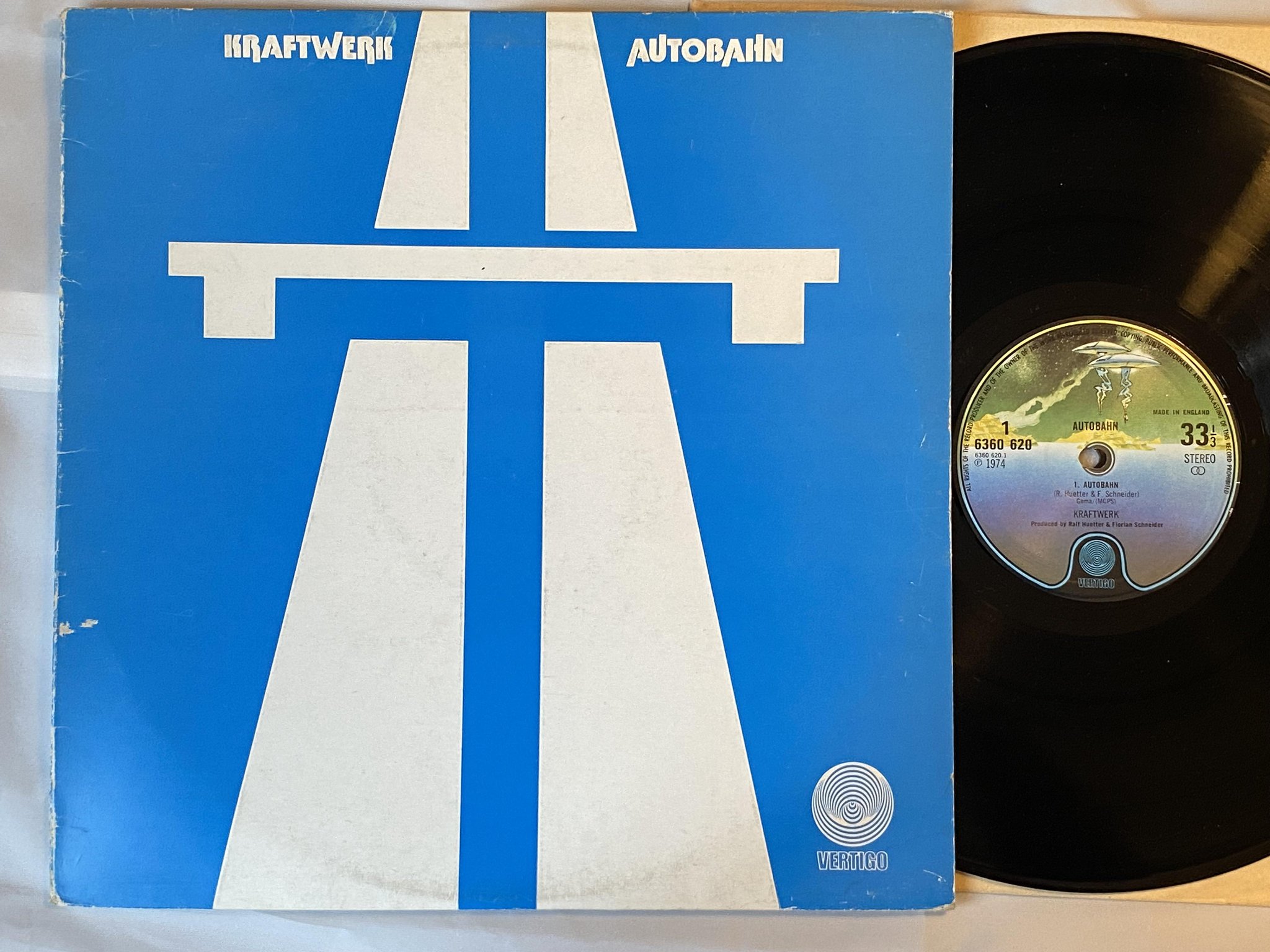 Omslagsbild för skivan KRAFTWERK autobahn LP -74 UK VERTIGO 6360 620