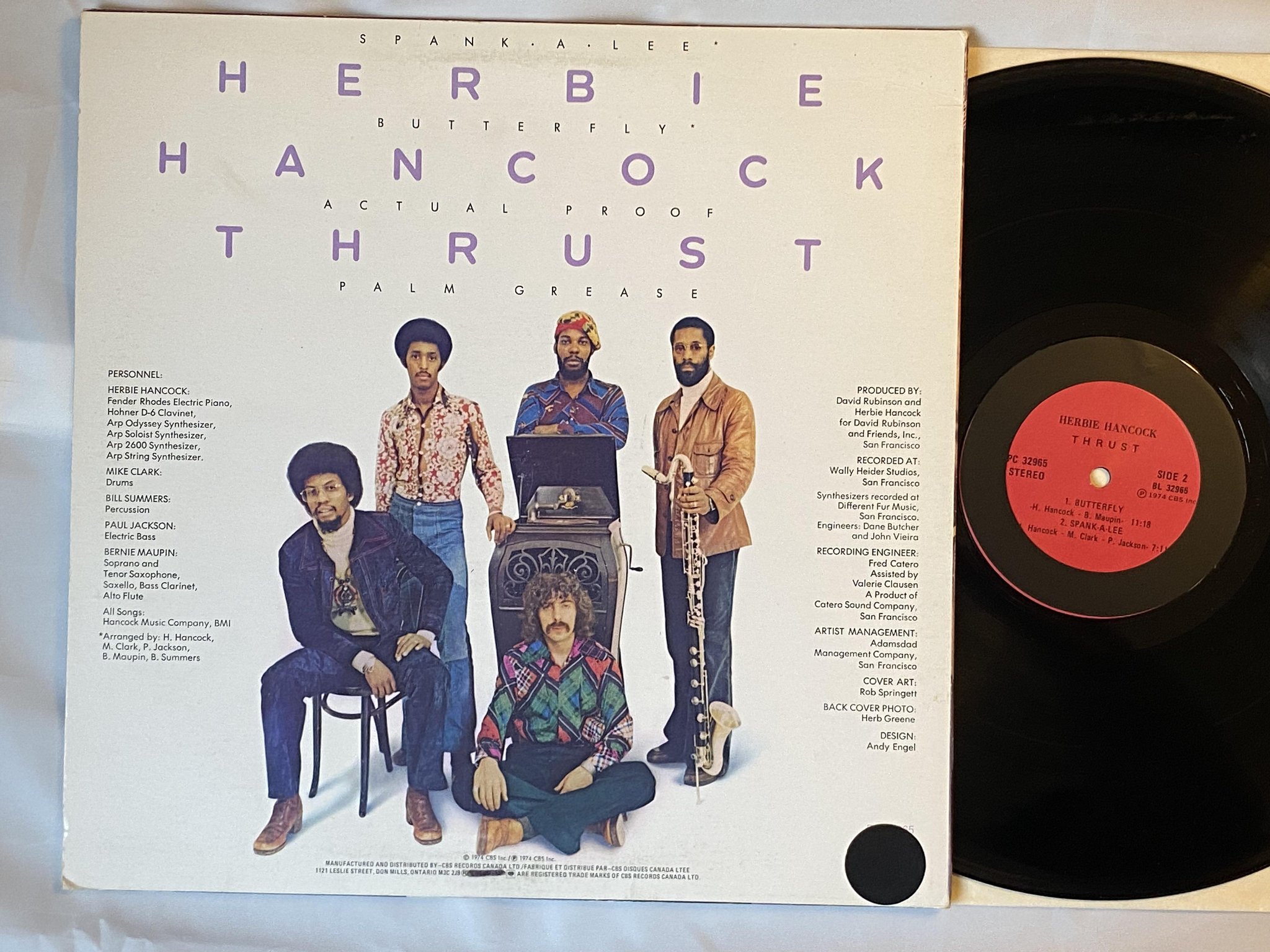 Omslagsbild för skivan HERBIE HANCOCK thrust LP -74 Can COLUMBIA PC 32965