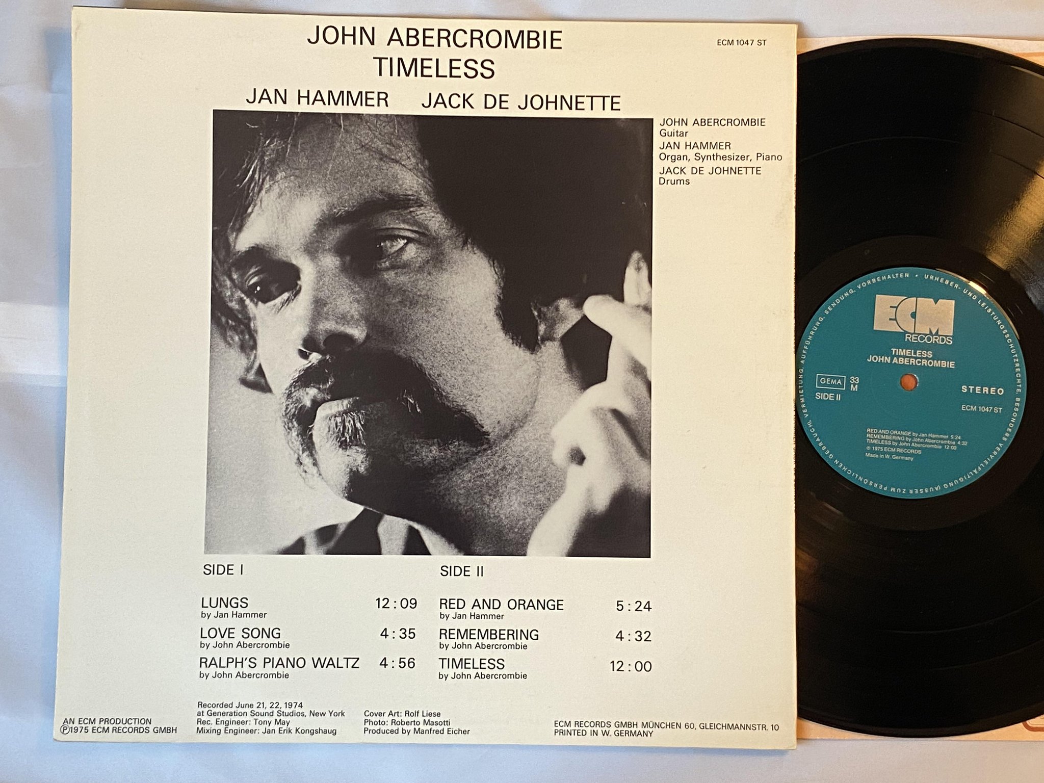 Omslagsbild för skivan JOHN ABERCROMBIE timeless LP -75 Ger ECM 1047 ST