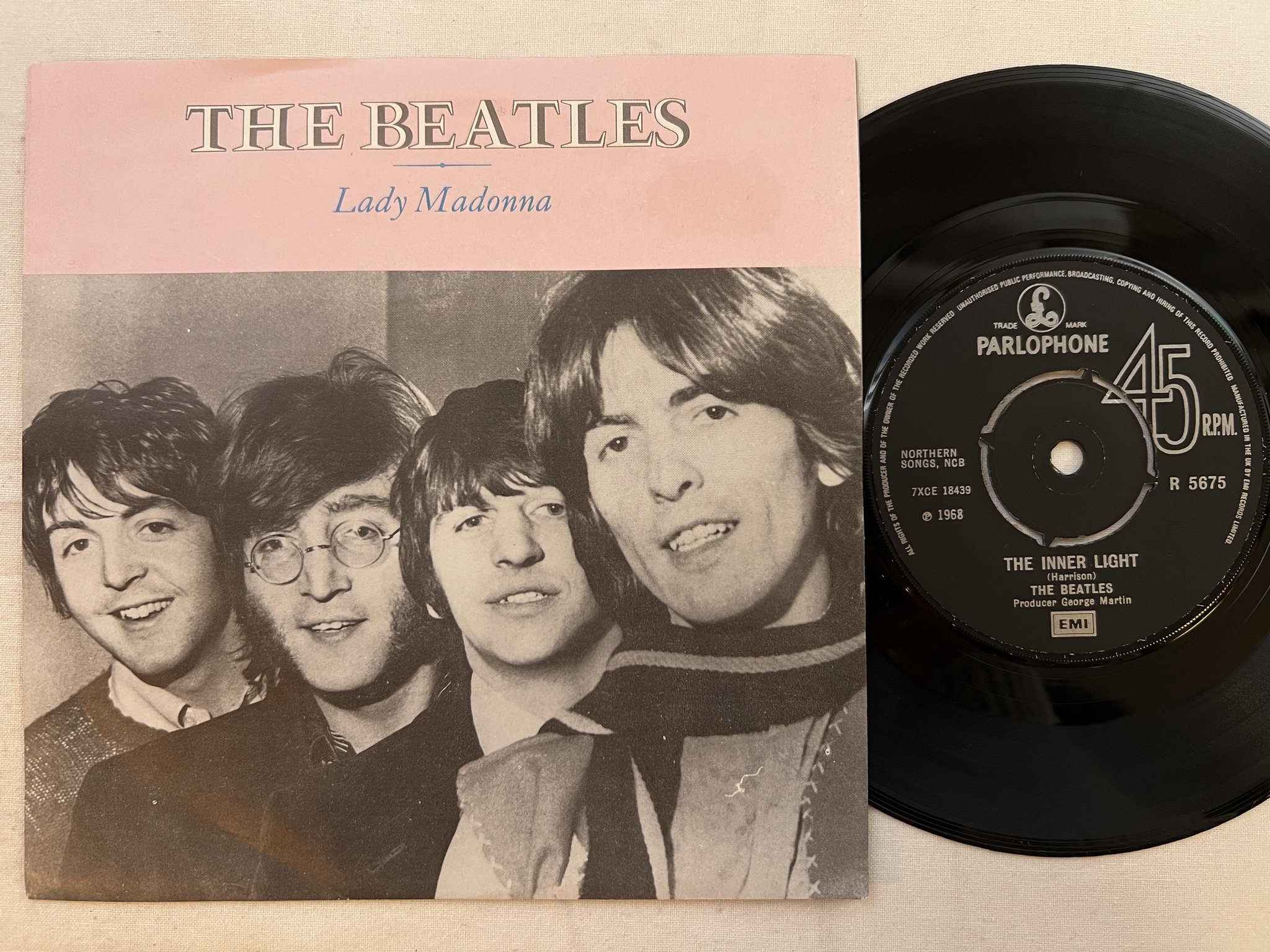 Omslagsbild för skivan THE BEATLES Lady Madonna 7" -88 UK parlophone R 5675