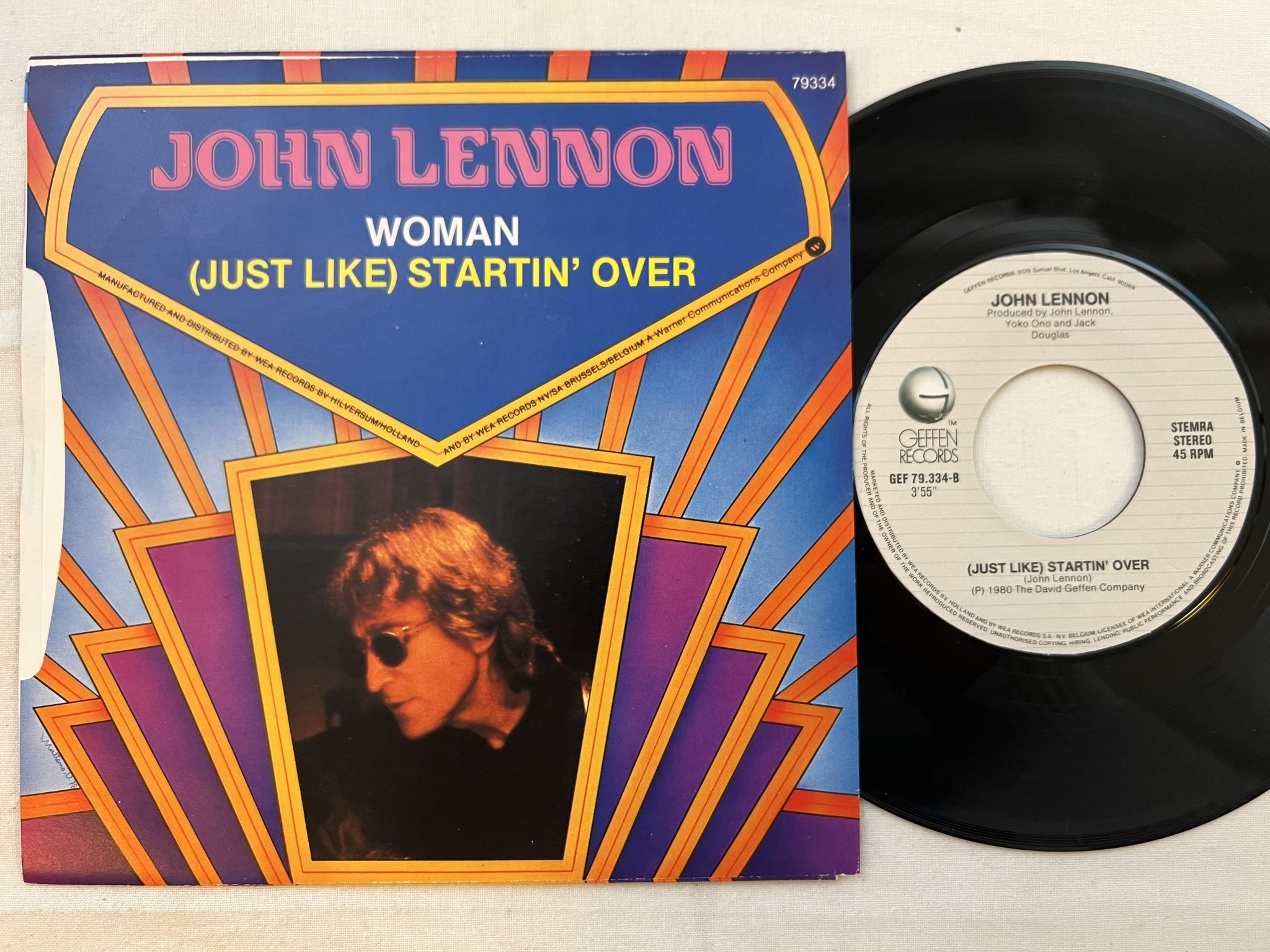 Omslagsbild för skivan JOHN LENNON Woman 7" Fra GEFFEN GEF 79334