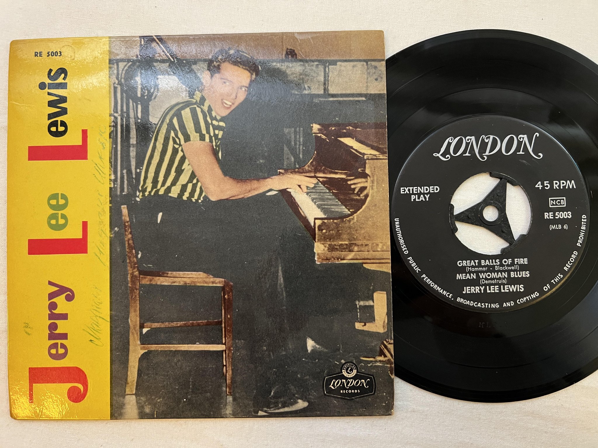 Omslagsbild för skivan JERRY LEE LEWIS whole lotta shakin' goin' on 7"ep Swe LONDON RE 5003