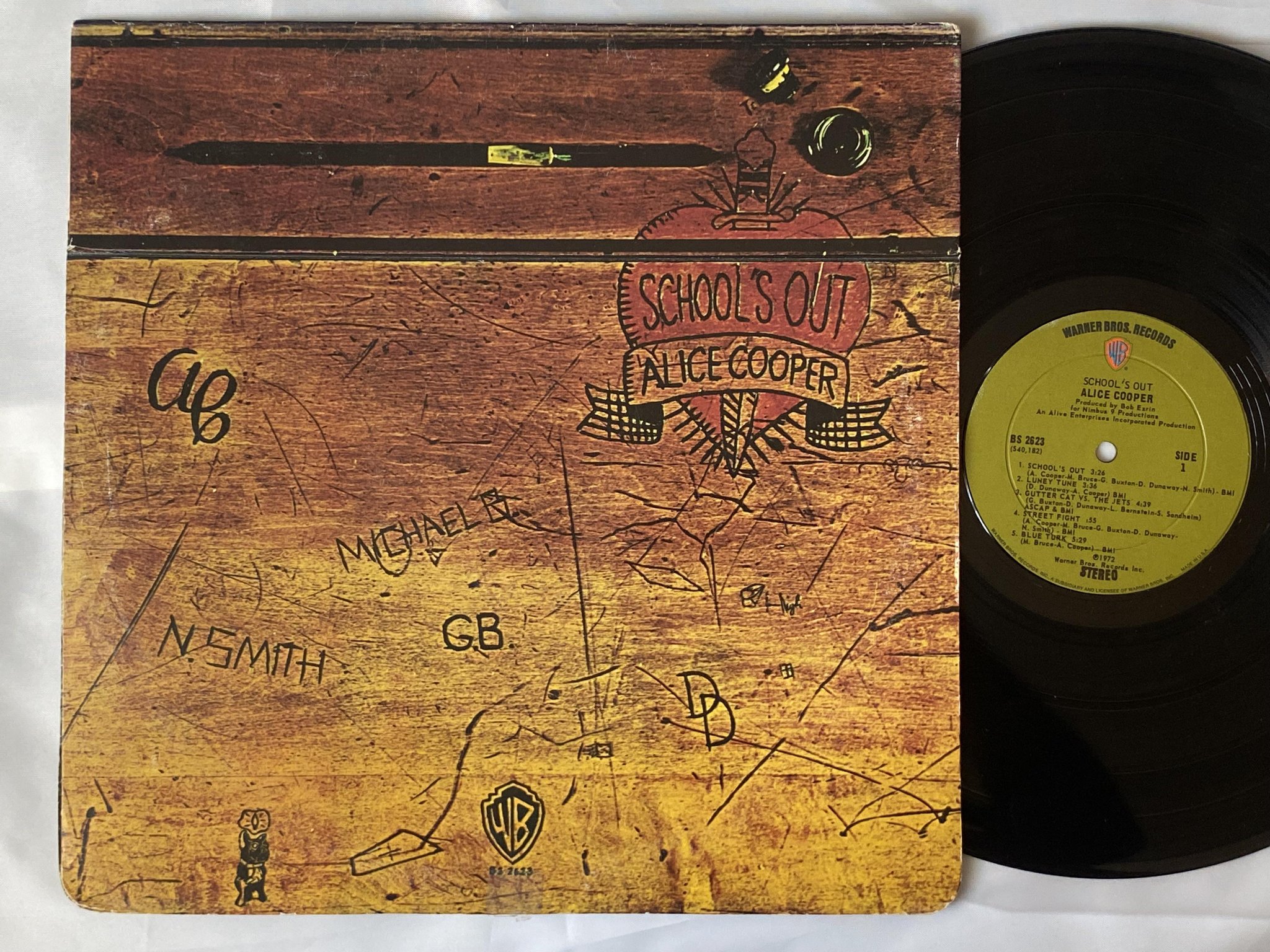 Omslagsbild för skivan ALICE COOPER school's out LP -72 US WARNER BROS BS 2623