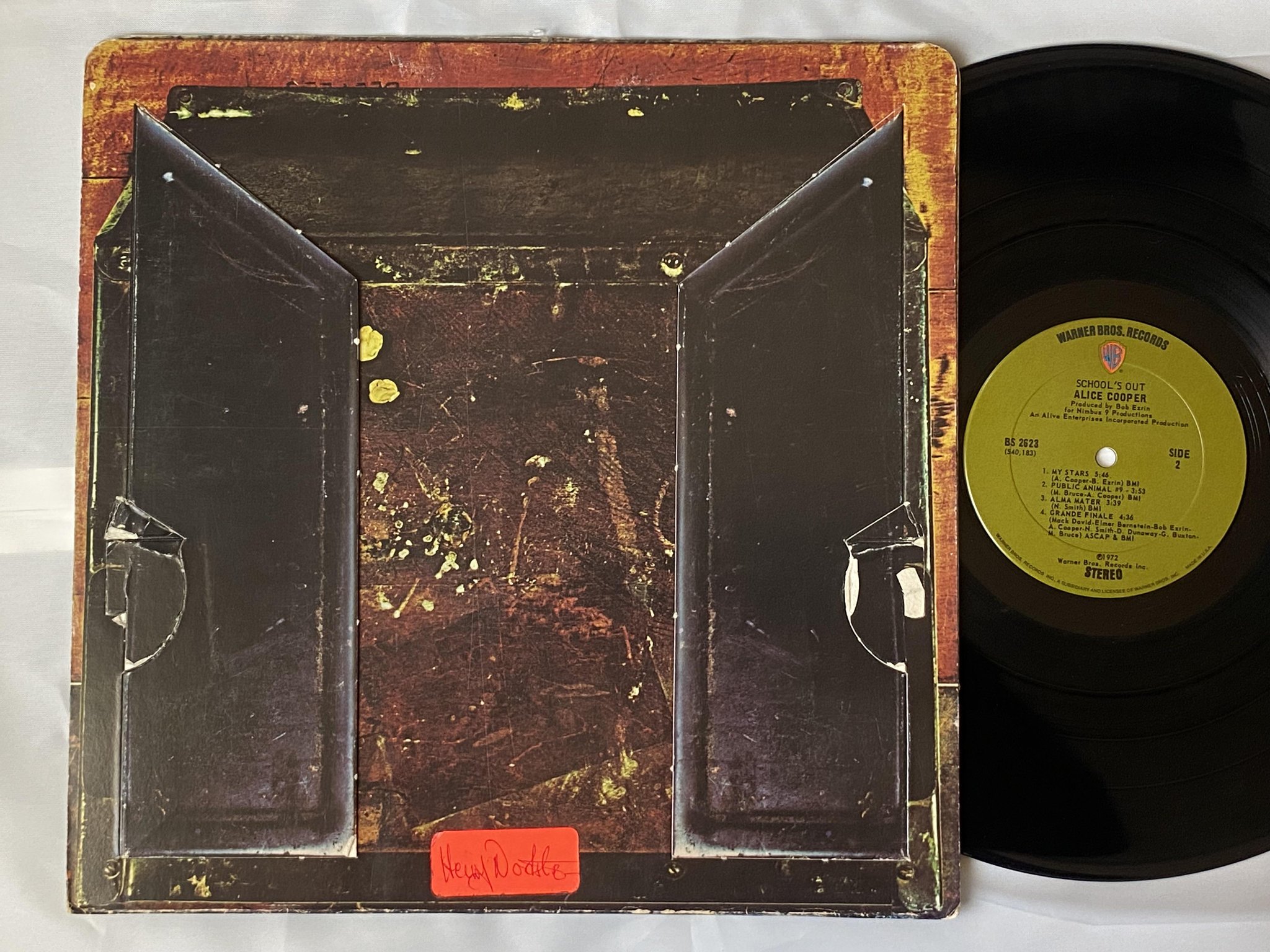 Omslagsbild för skivan ALICE COOPER school's out LP -72 US WARNER BROS BS 2623