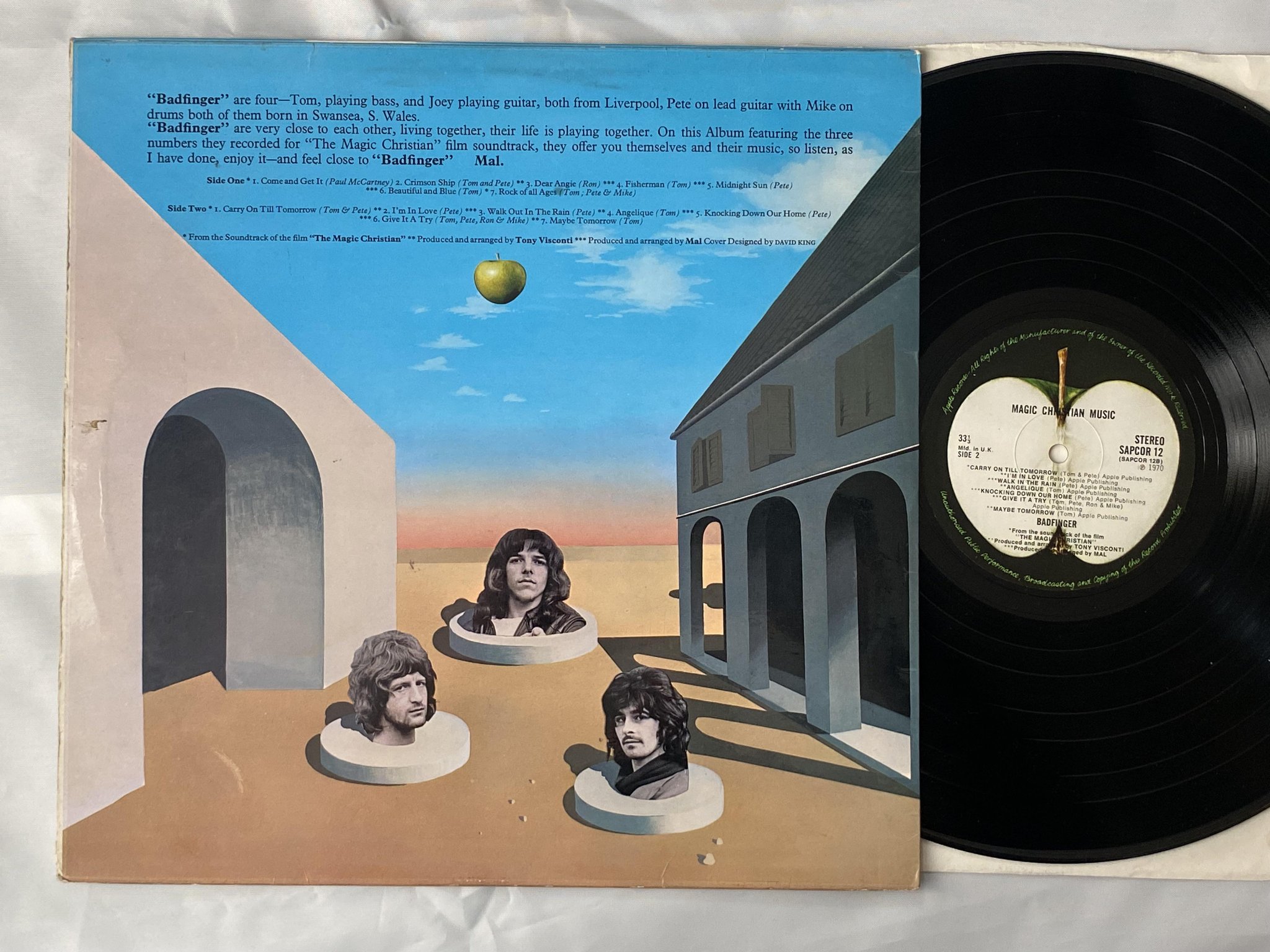 Omslagsbild för skivan BADFINGER magic christian music by LP -70 UK APPLE SAPCOR 12
