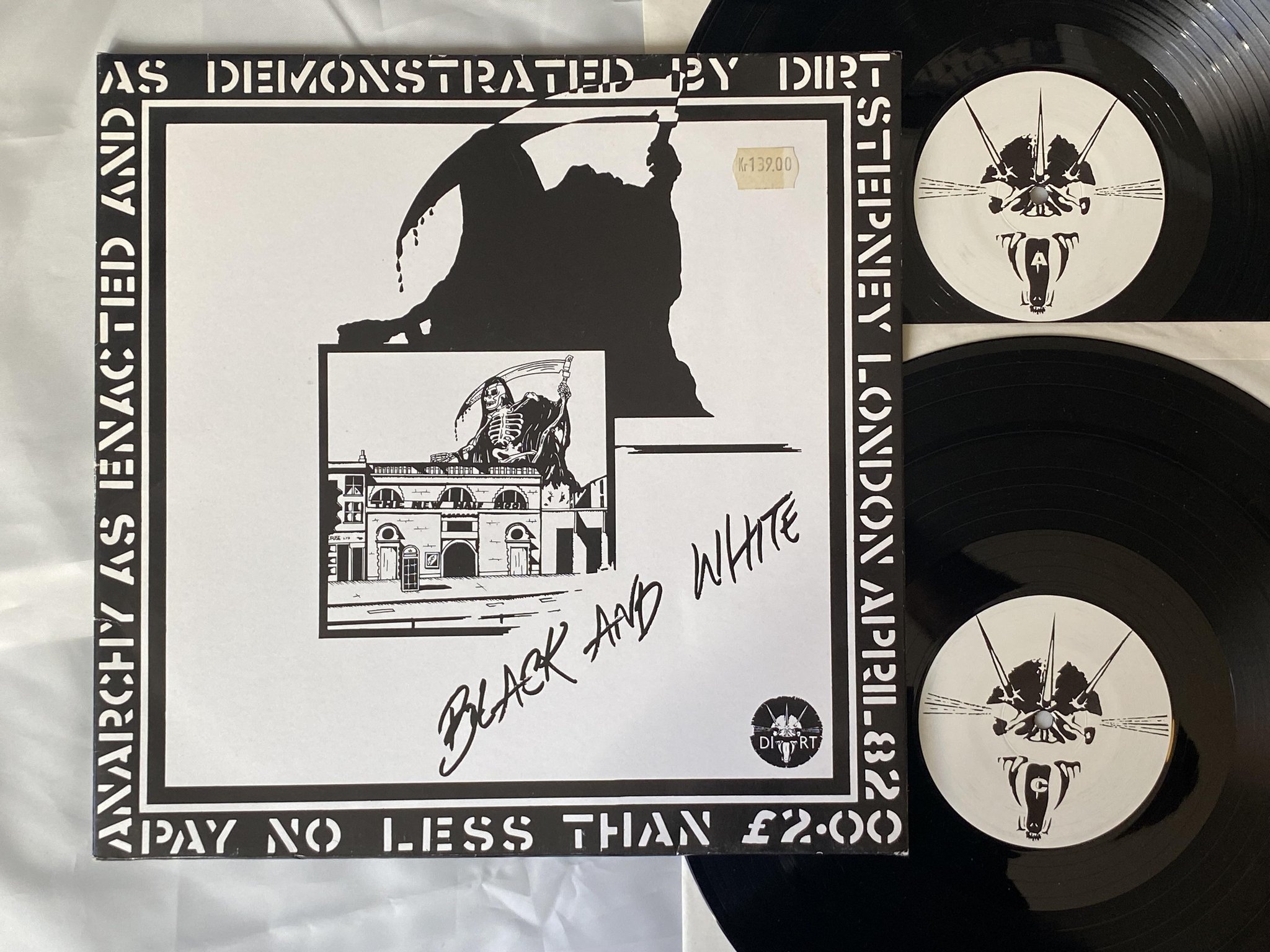 Omslagsbild för skivan DIRT black and white 2xLP -97 Ger SKULD 027