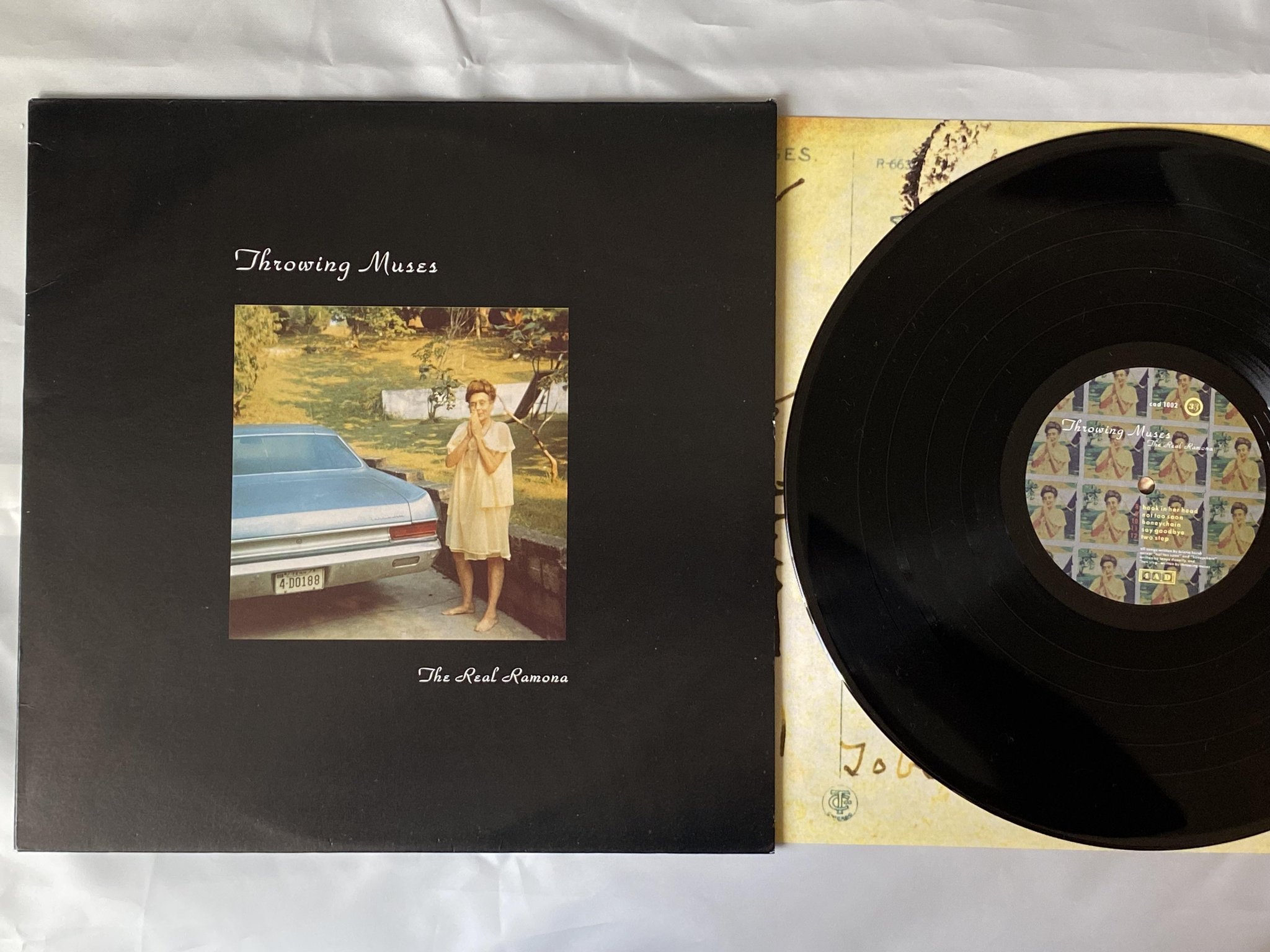 Omslagsbild för skivan THROWING MUSES the real ramona LP -91 UK 4AD cad 1002 *** INDIE ROCK ***